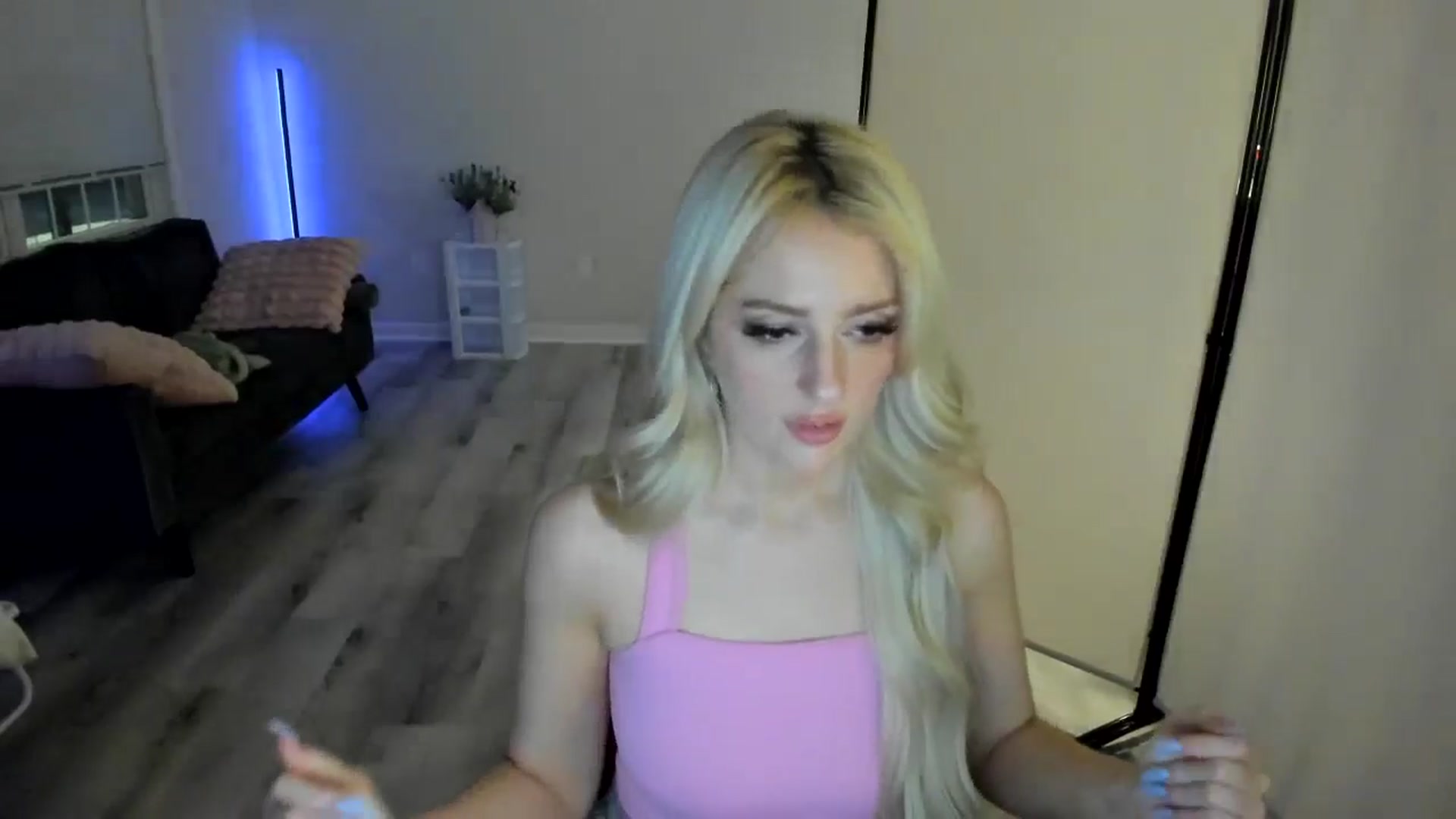 Gallery image thumbnail from Milk_Party's myfreecams stream on, 05/04/2024, 06:26 image 2 of 20