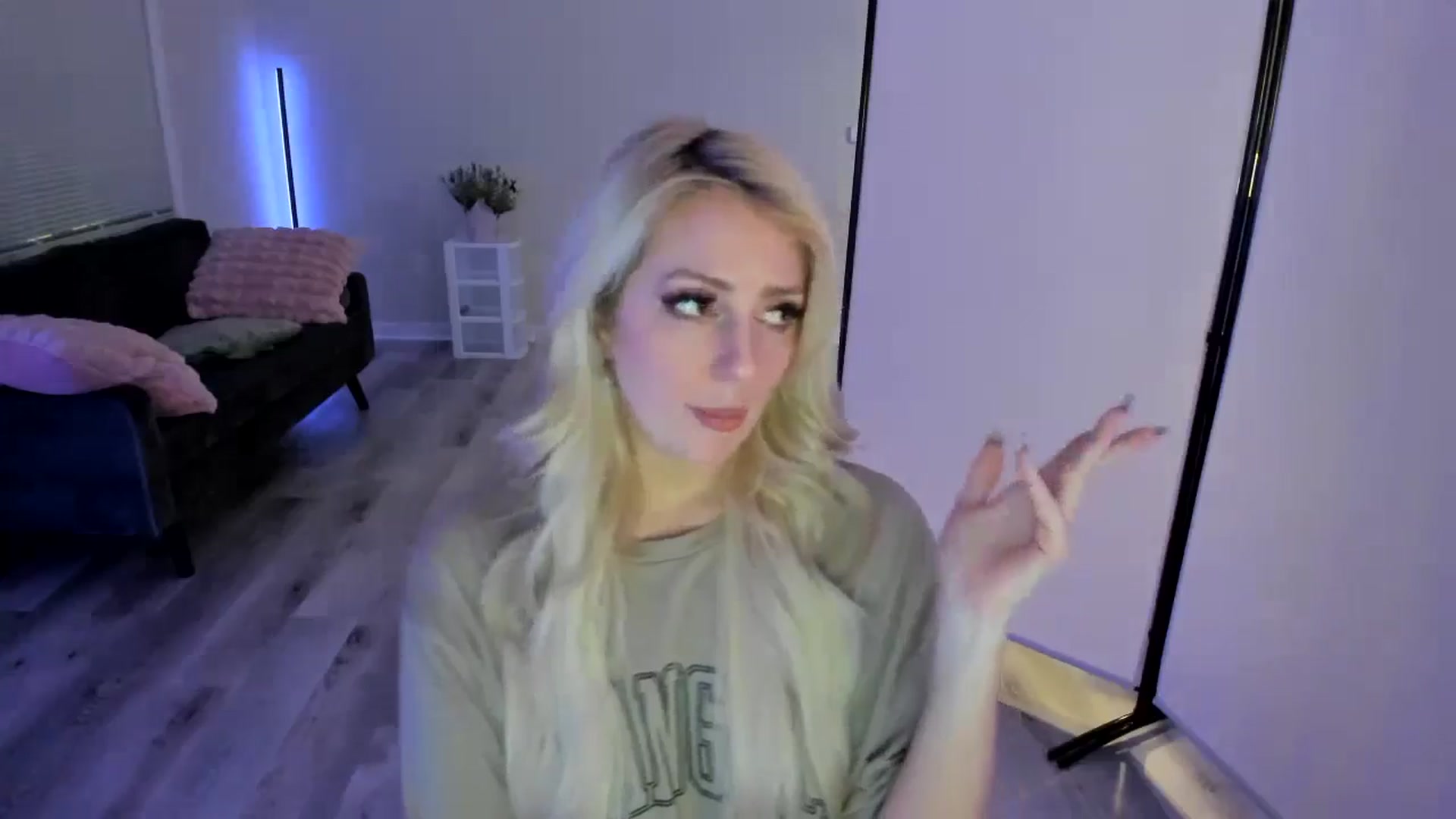 Gallery image thumbnail from Milk_Party's myfreecams stream on, 05/05/2024, 06:21 image 3 of 20