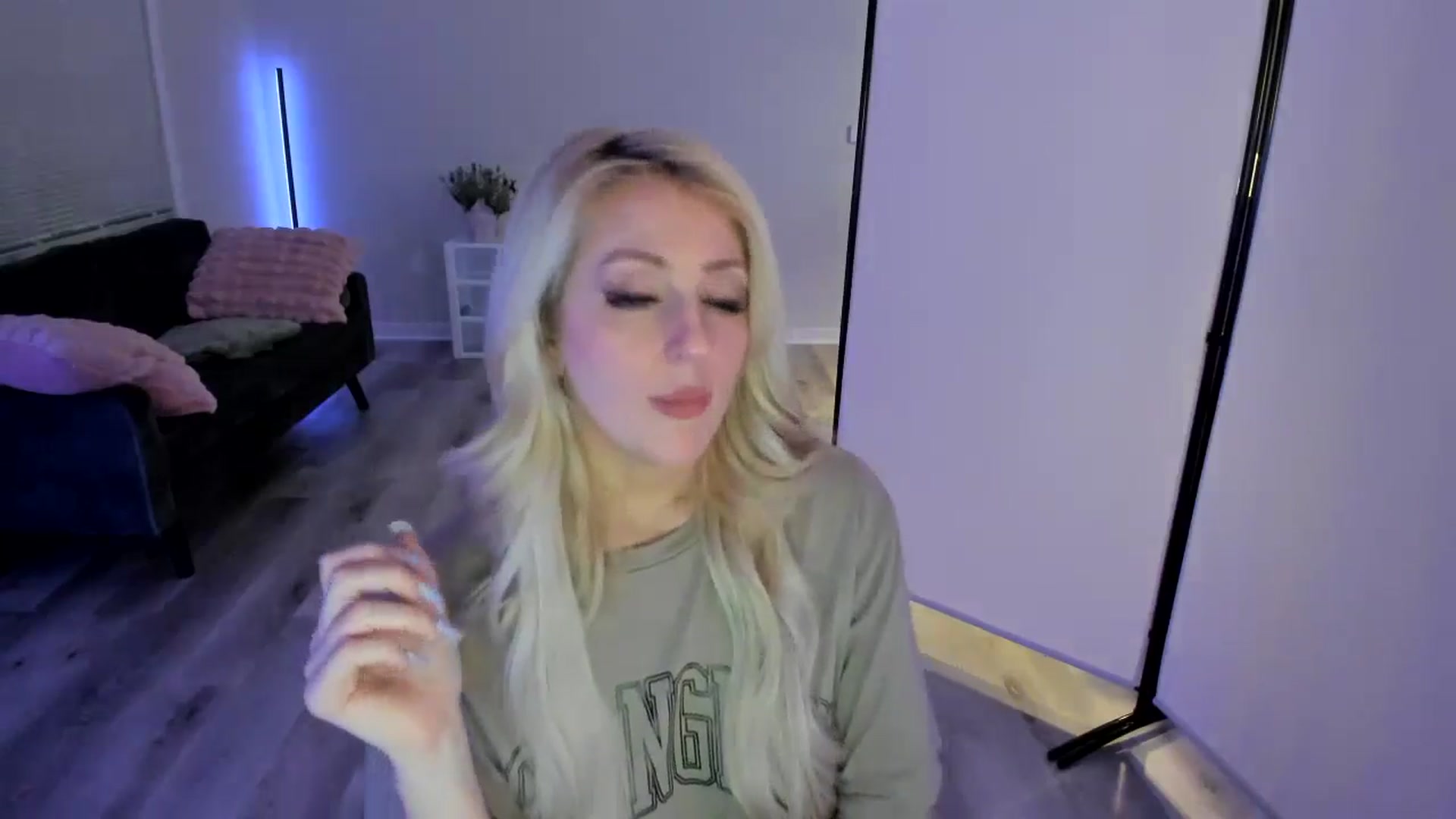 Gallery image thumbnail from Milk_Party's myfreecams stream on, 05/05/2024, 06:21 image 8 of 20