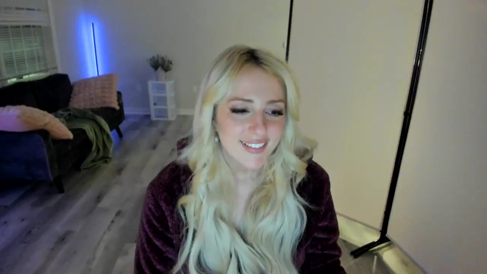 Gallery image thumbnail from Milk_Party's myfreecams stream on, 05/07/2024, 01:03 image 19 of 20