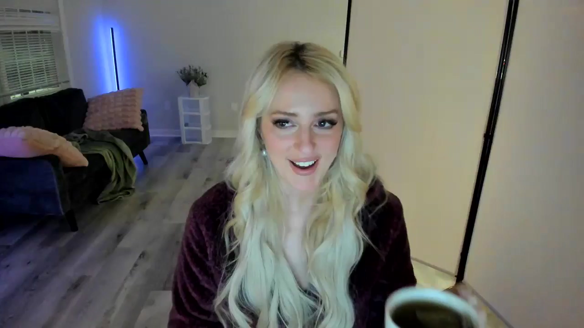 Gallery image thumbnail from Milk_Party's myfreecams stream on, 05/07/2024, 01:03 image 10 of 20