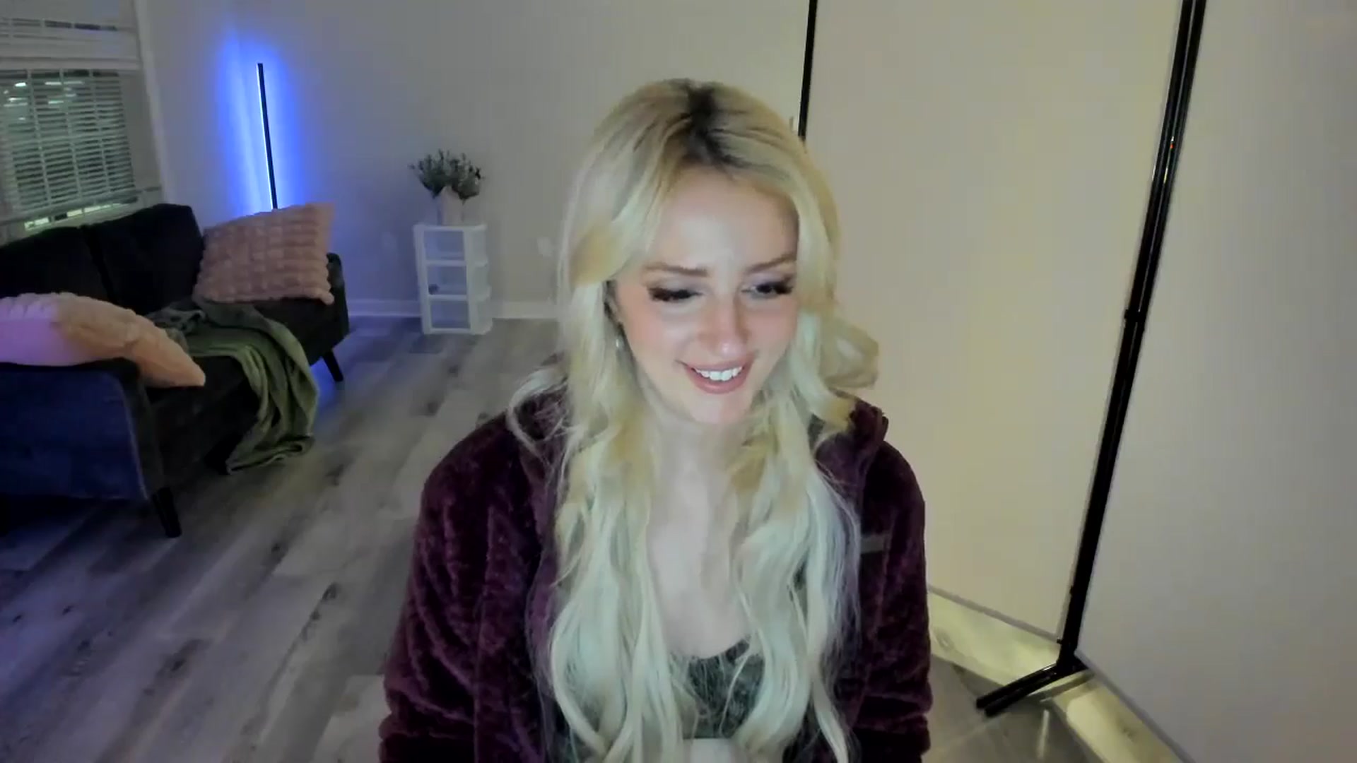 Gallery image thumbnail from Milk_Party's myfreecams stream on, 05/07/2024, 03:41 image 14 of 20