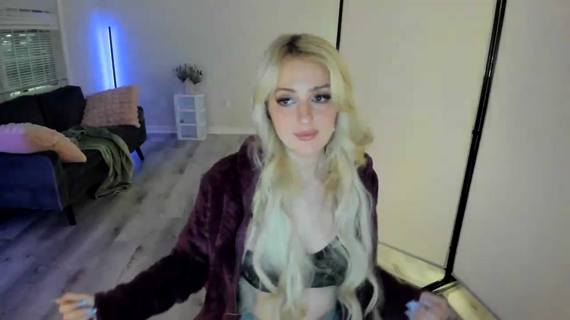 Gallery image thumbnail from Milk_Party's myfreecams stream on, 05/07/2024, 03:41 image 13 of 20