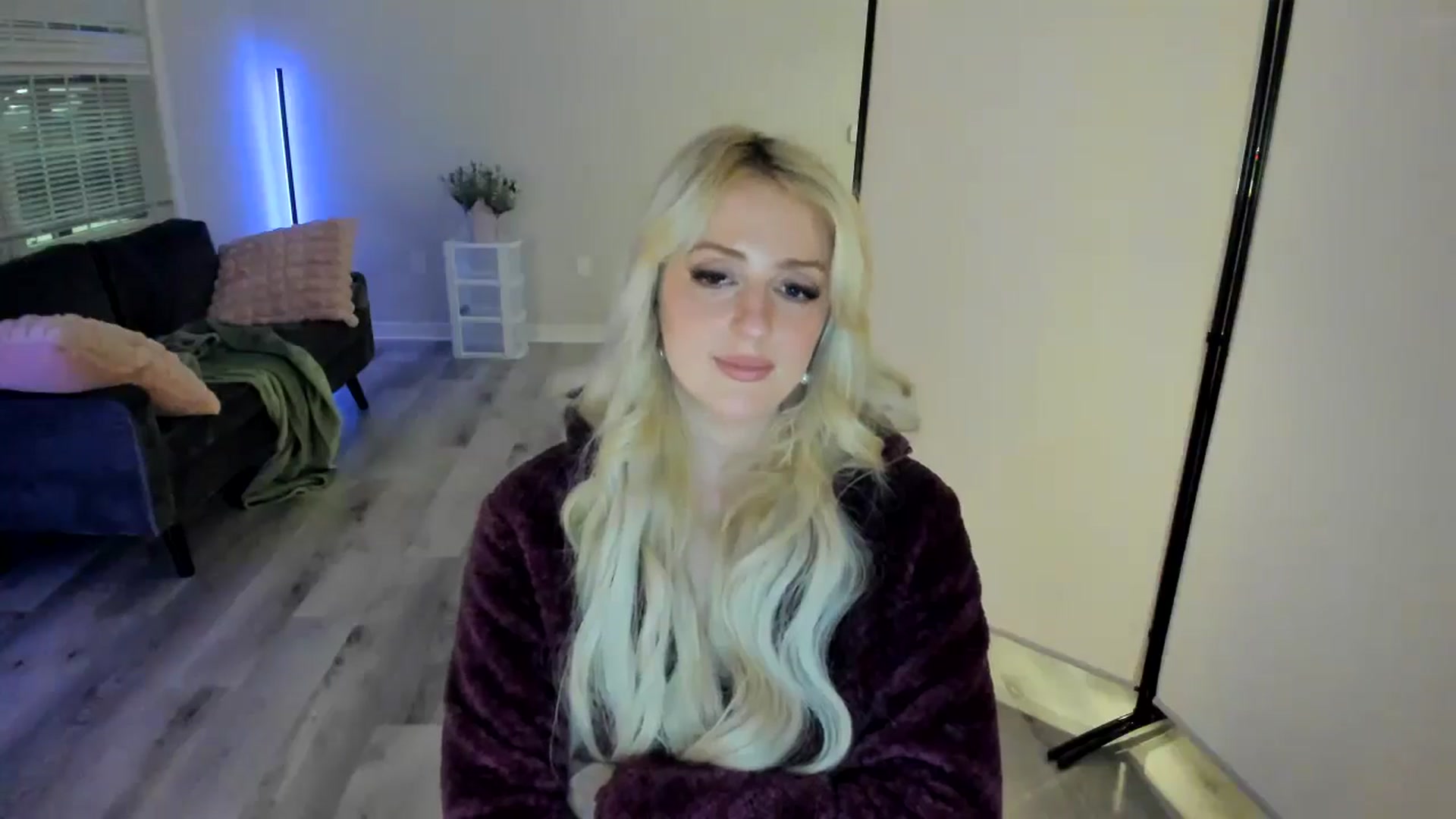 Gallery image thumbnail from Milk_Party's myfreecams stream on, 05/07/2024, 03:41 image 10 of 20