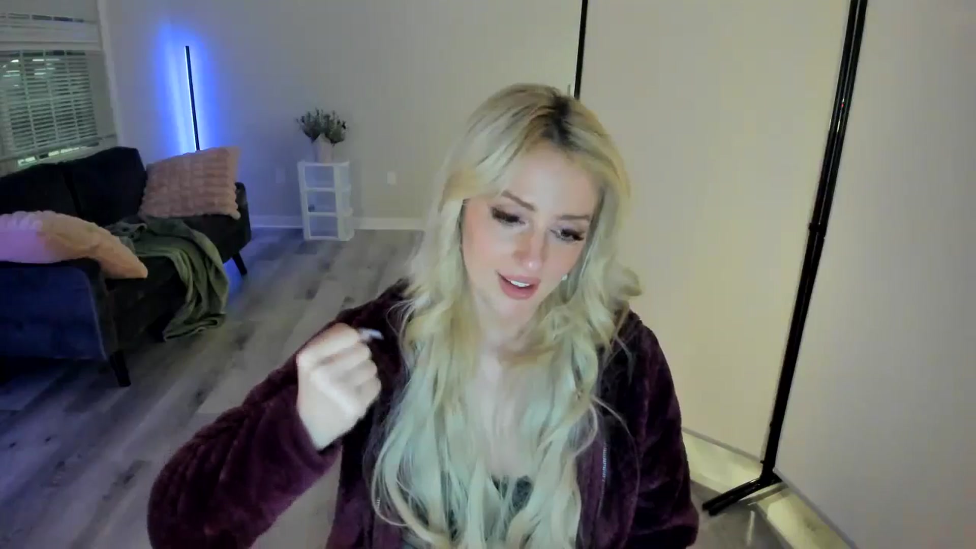 Gallery image thumbnail from Milk_Party's myfreecams stream on, 05/07/2024, 05:12 image 16 of 20