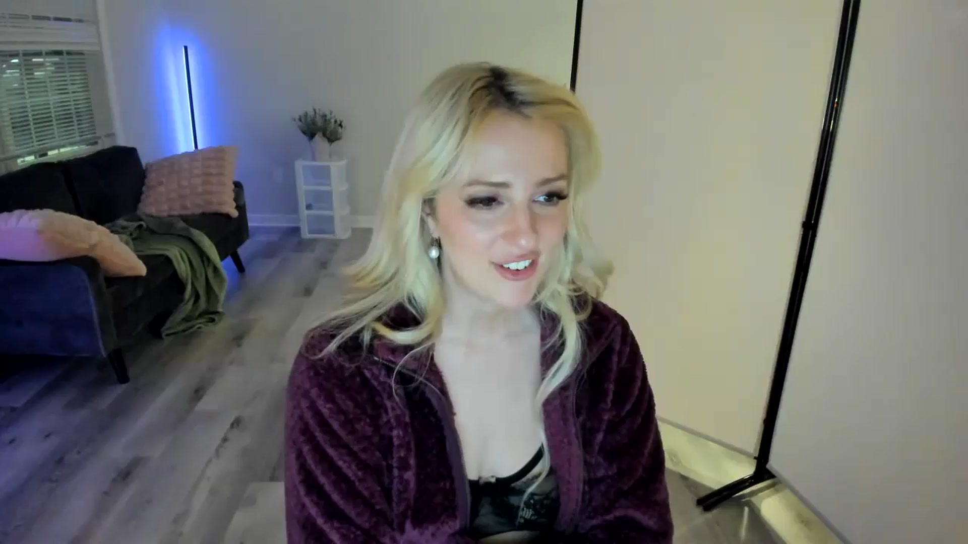 Gallery image thumbnail from Milk_Party's myfreecams stream on, 05/07/2024, 05:12 image 1 of 20