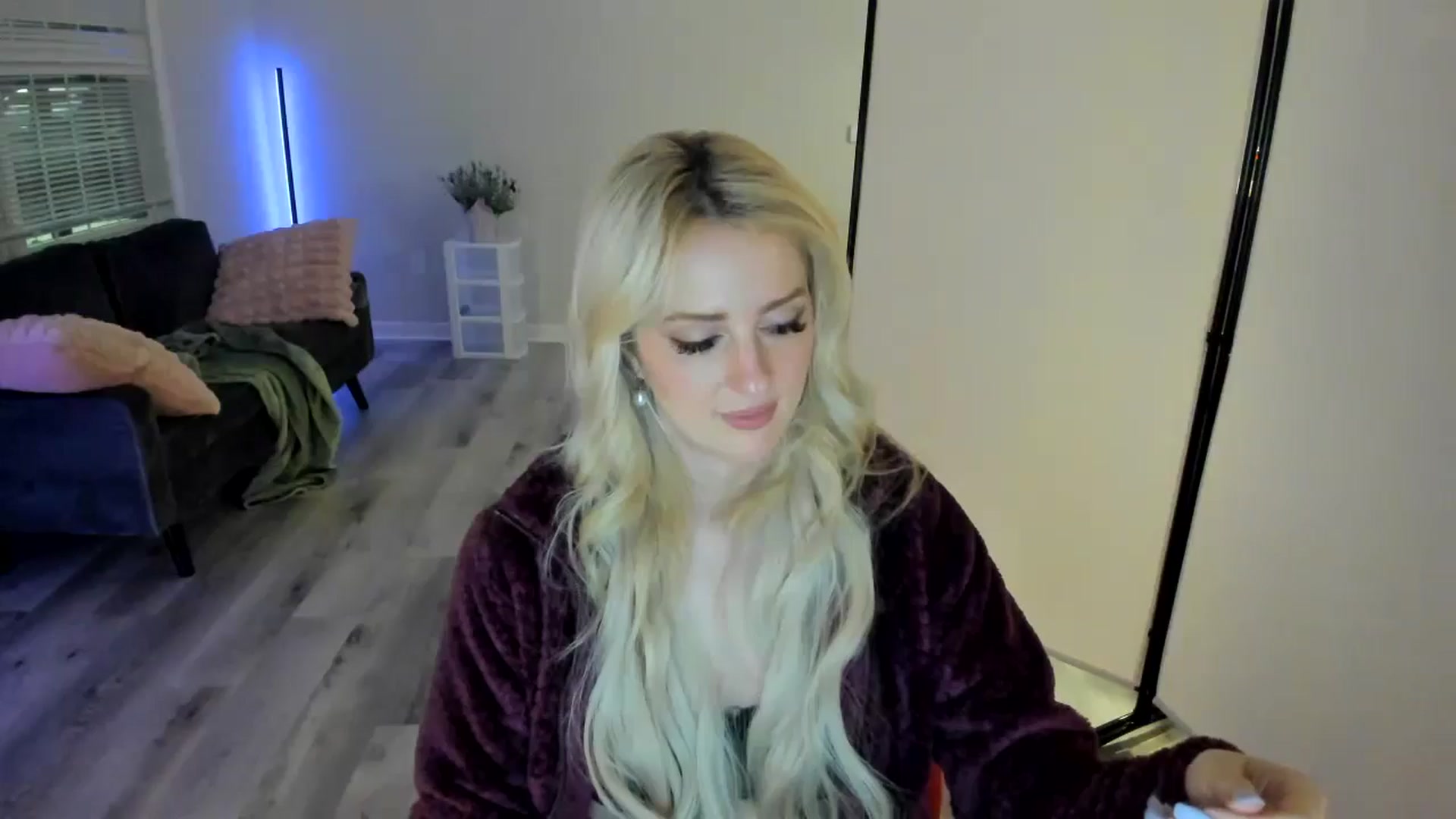 Gallery image thumbnail from Milk_Party's myfreecams stream on, 05/07/2024, 05:12 image 8 of 20