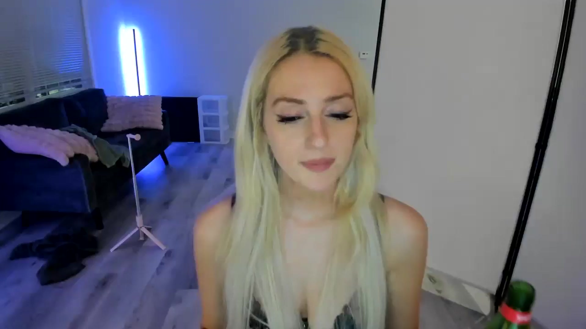 Gallery image thumbnail from Milk_Party's myfreecams stream on, 06/04/2024, 05:52 image 12 of 20