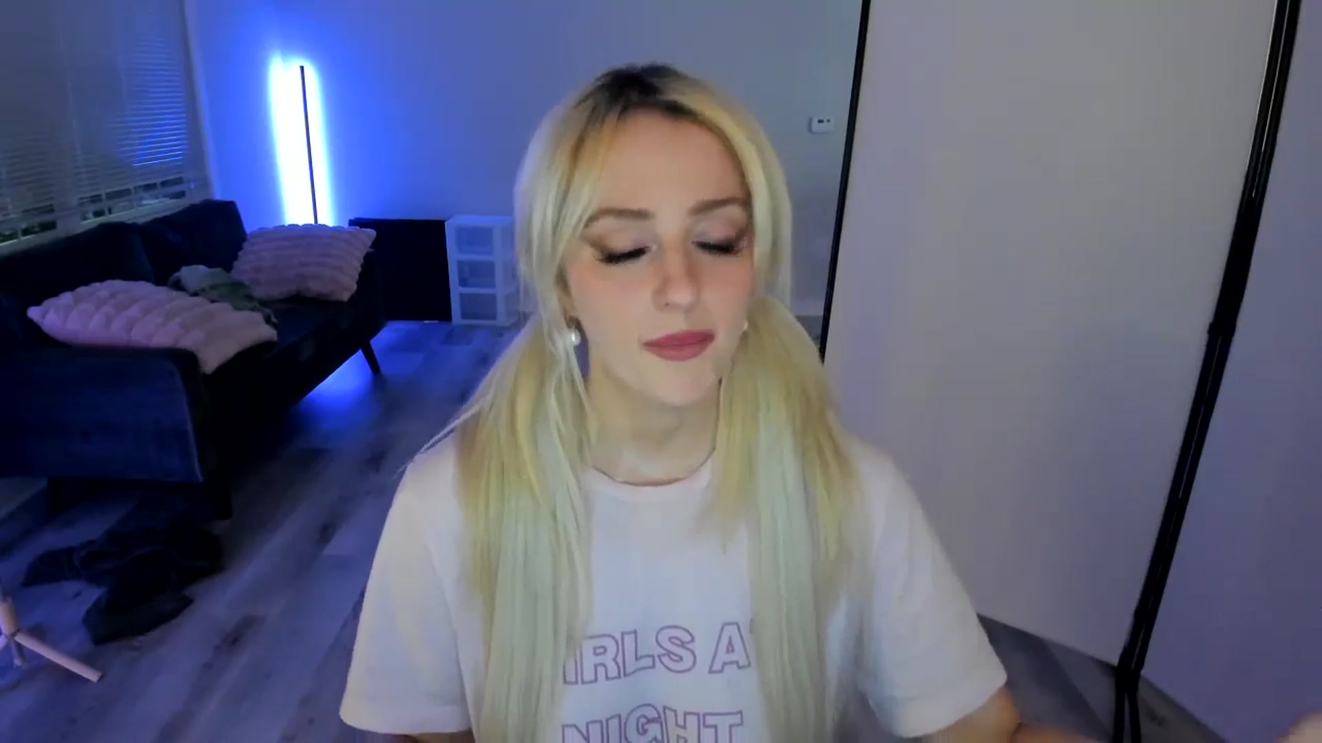 Gallery image thumbnail from Milk_Party's myfreecams stream on, 06/07/2024, 04:33 image 5 of 20