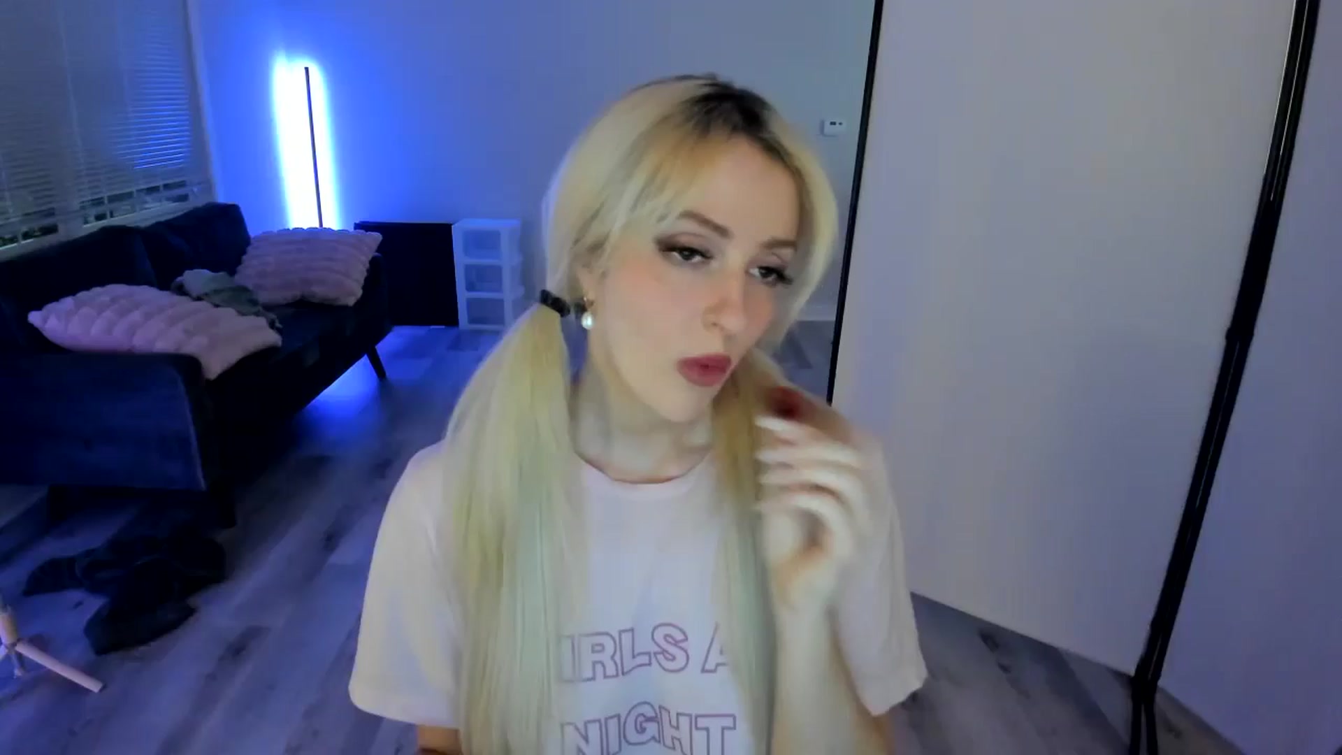 Gallery image thumbnail from Milk_Party's myfreecams stream on, 06/07/2024, 04:33 image 1 of 20