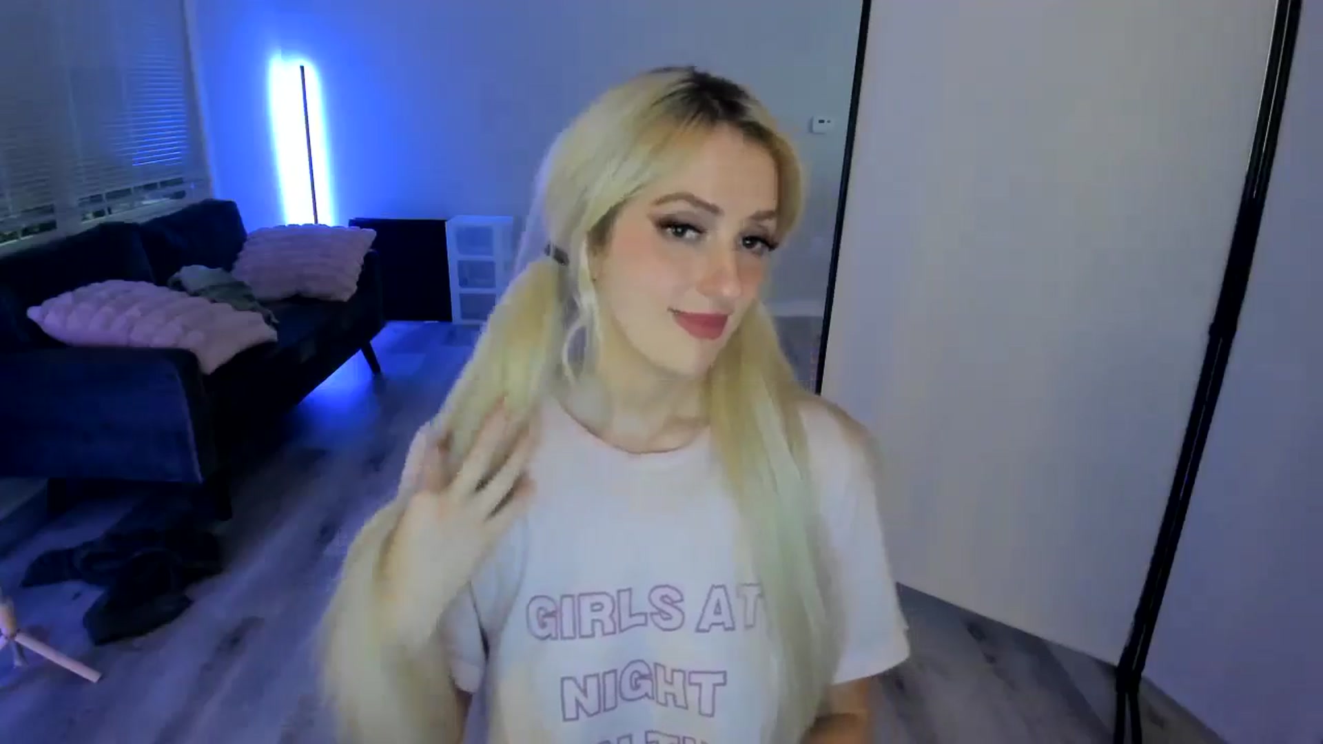 Gallery image thumbnail from Milk_Party's myfreecams stream on, 06/07/2024, 04:33 image 14 of 20