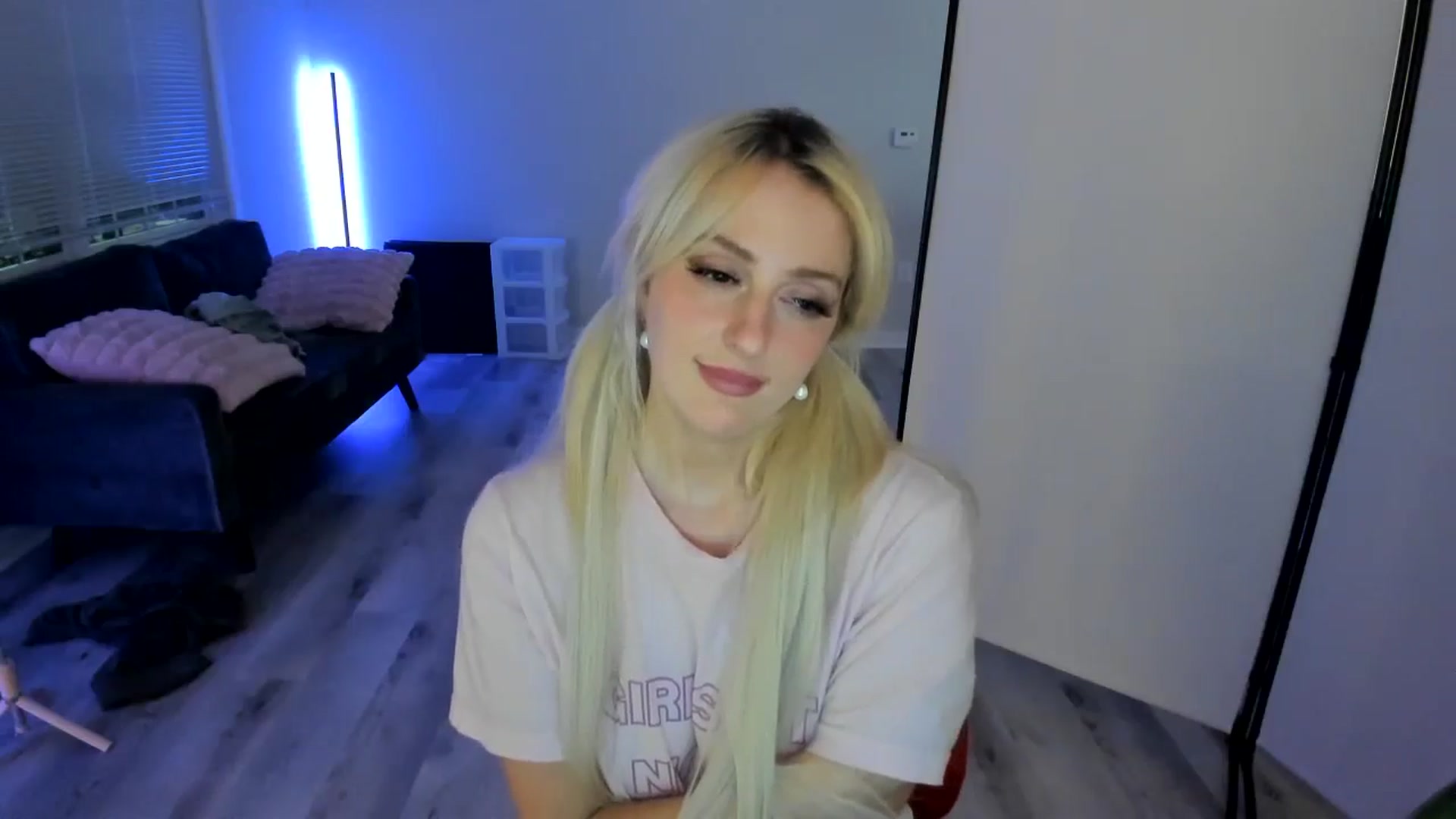 Gallery image thumbnail from Milk_Party's myfreecams stream on, 06/07/2024, 04:33 image 19 of 20