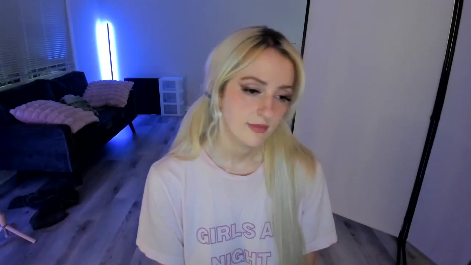 Gallery image thumbnail from Milk_Party's myfreecams stream on, 06/07/2024, 04:33 image 6 of 20