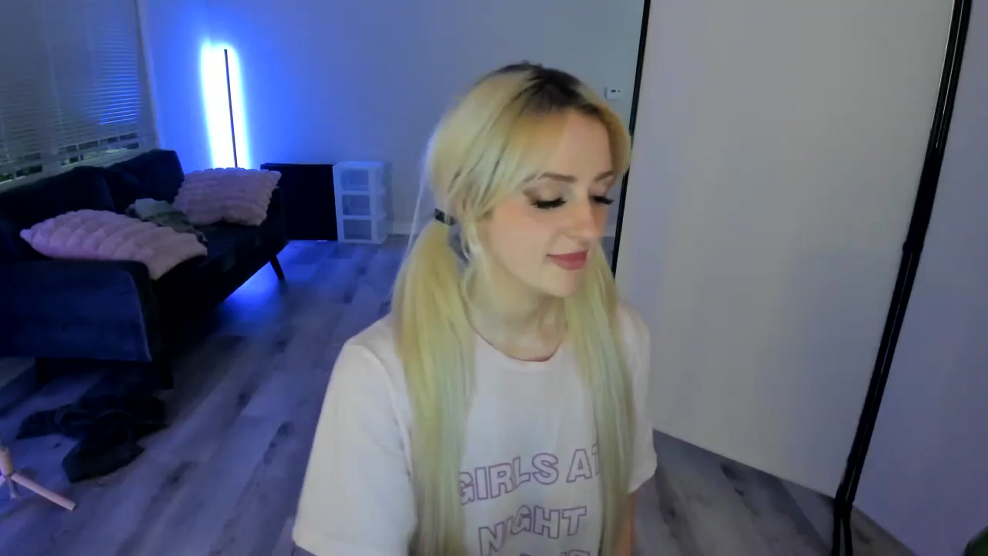 Gallery image thumbnail from Milk_Party's myfreecams stream on, 06/07/2024, 04:33 image 18 of 20