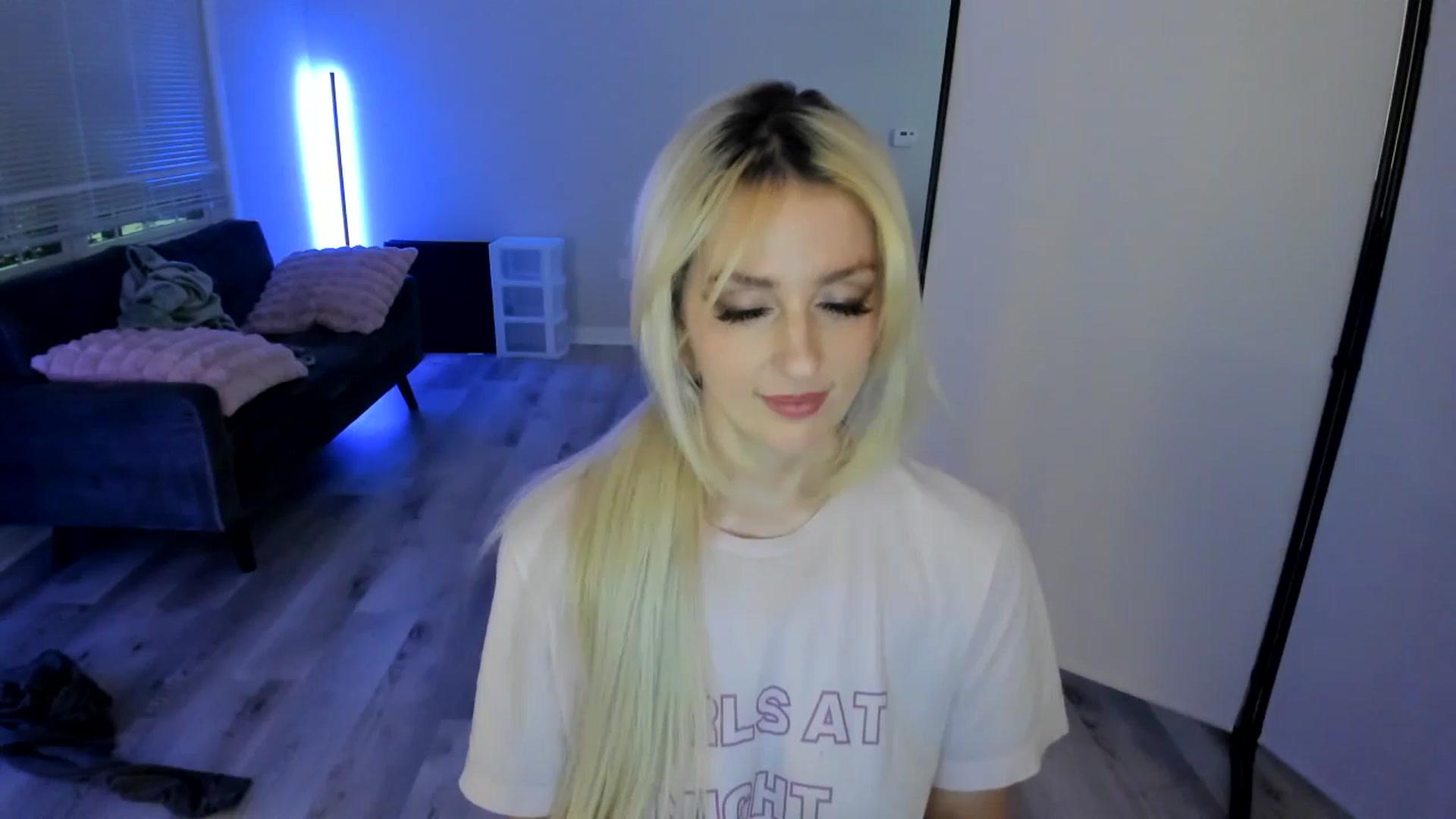 Gallery image thumbnail from Milk_Party's myfreecams stream on, 06/08/2024, 07:25 image 18 of 20