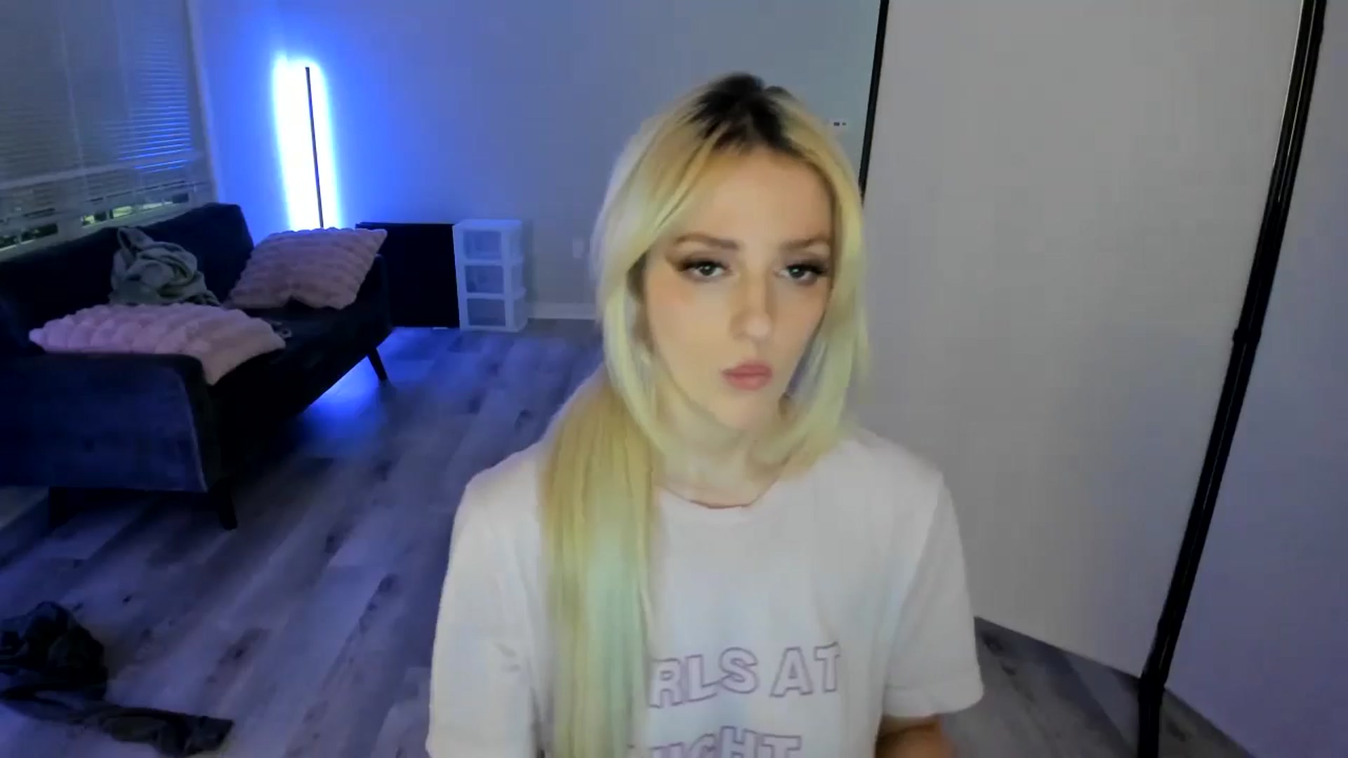 Gallery image thumbnail from Milk_Party's myfreecams stream on, 06/08/2024, 07:25 image 6 of 20