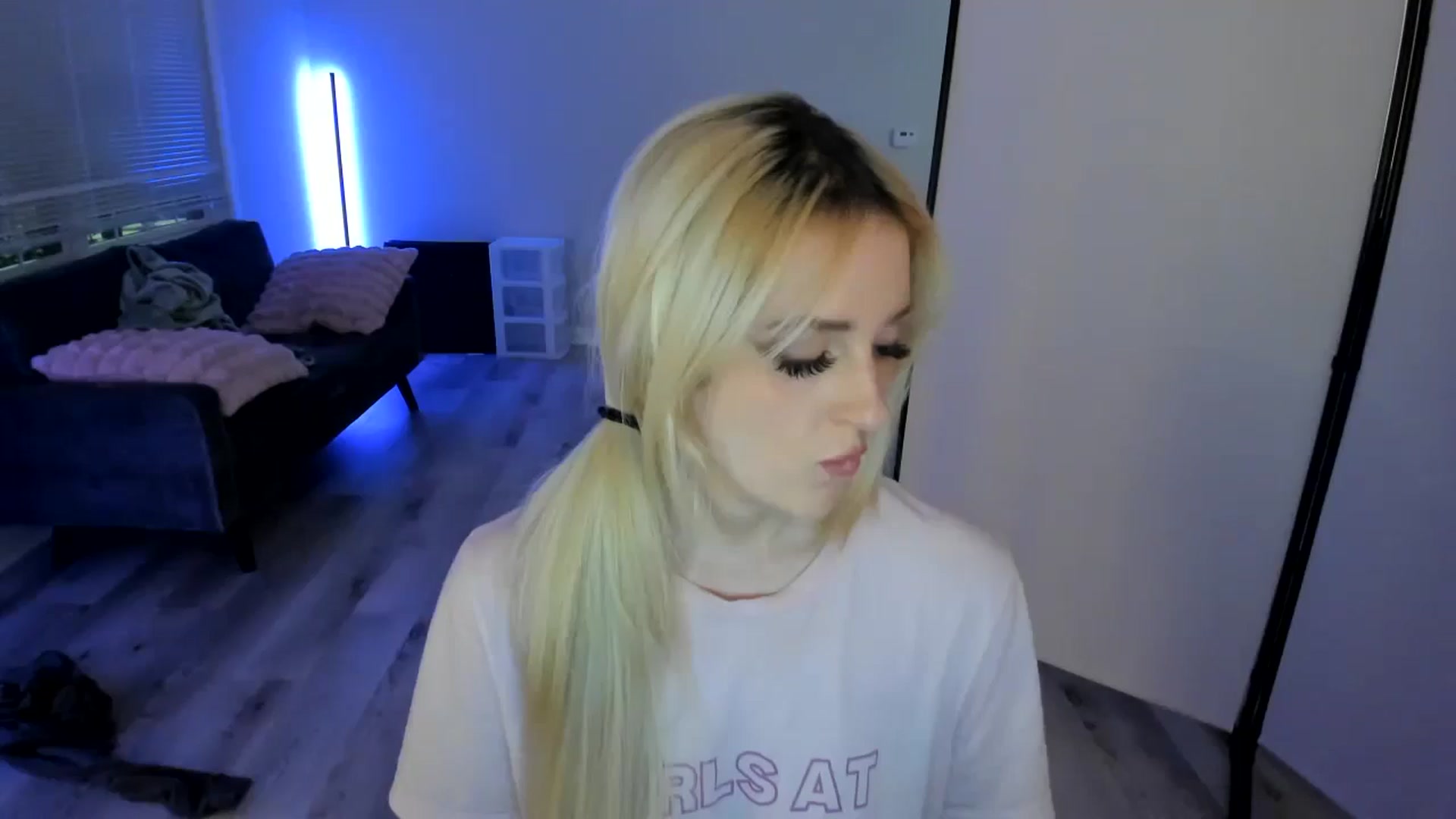 Gallery image thumbnail from Milk_Party's myfreecams stream on, 06/08/2024, 07:25 image 2 of 20