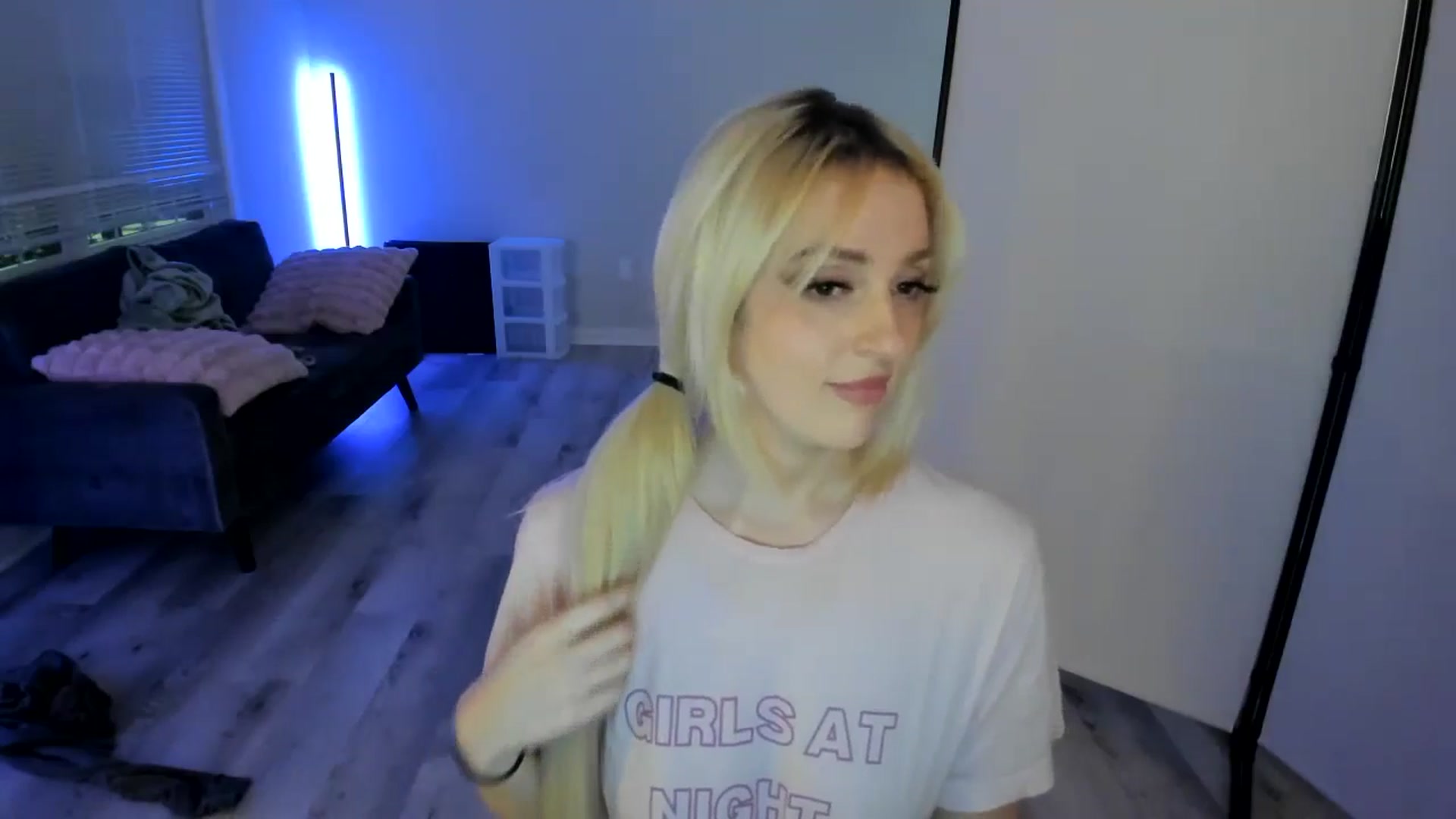 Gallery image thumbnail from Milk_Party's myfreecams stream on, 06/08/2024, 07:25 image 3 of 20