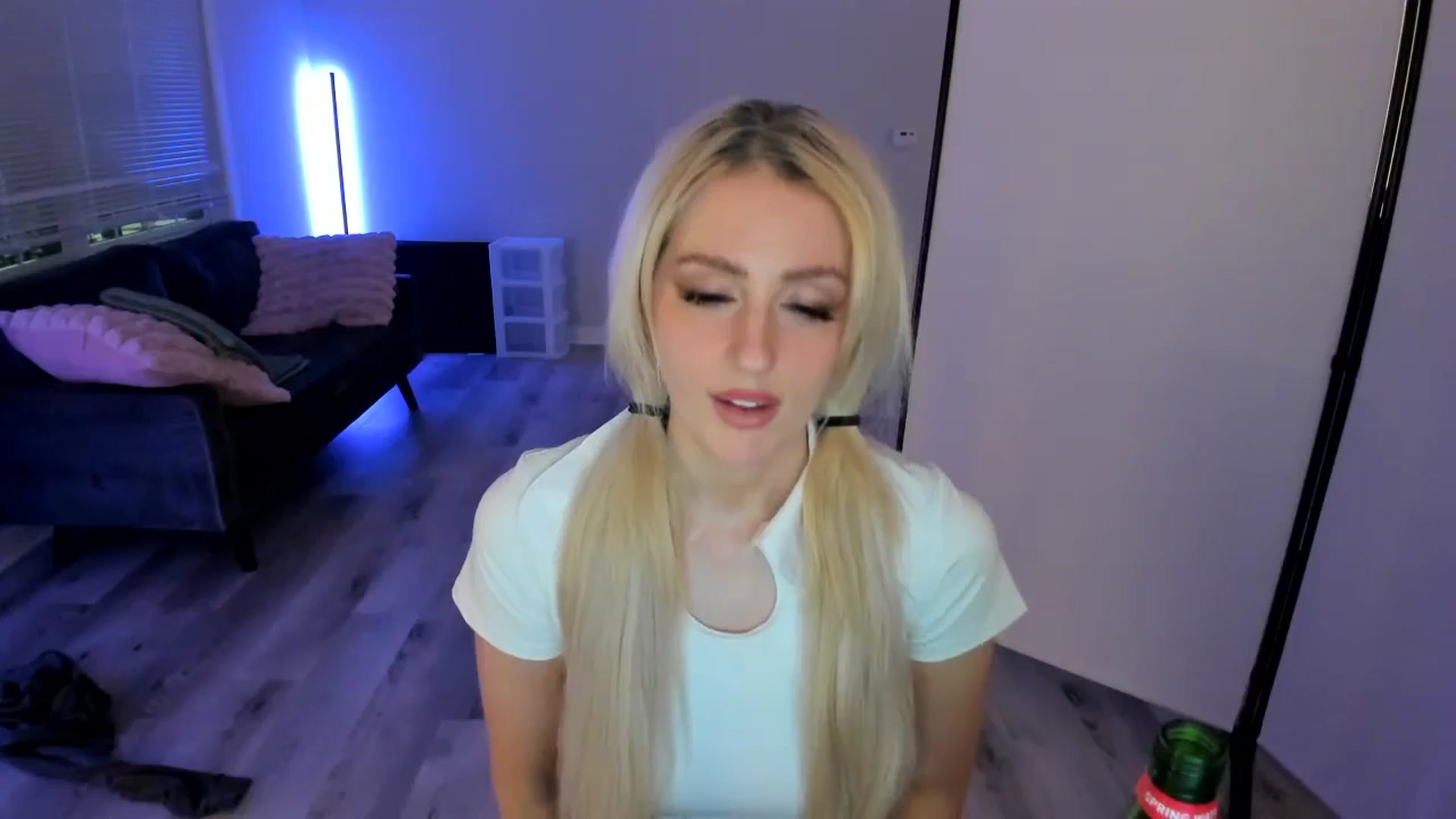 Gallery image thumbnail from Milk_Party's myfreecams stream on, 06/09/2024, 04:57 image 12 of 20