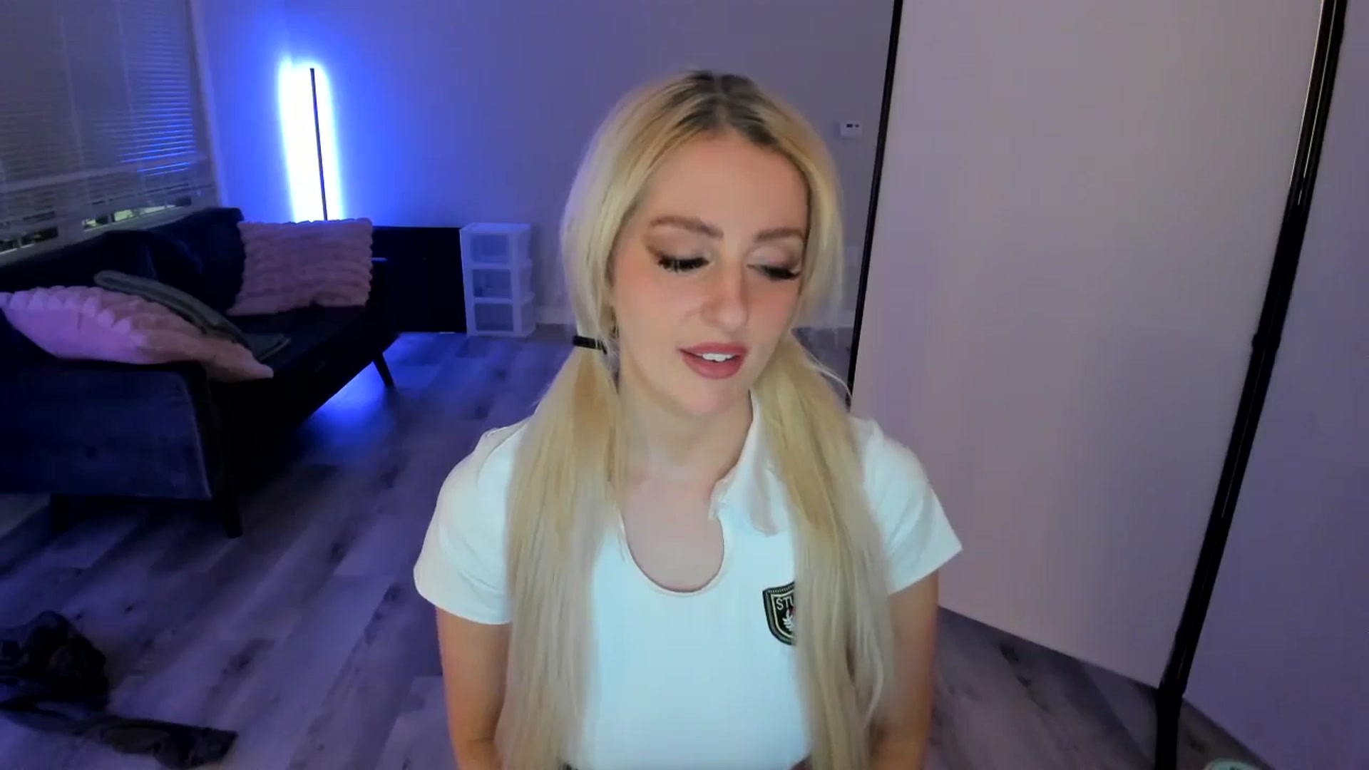 Gallery image thumbnail from Milk_Party's myfreecams stream on, 06/09/2024, 04:57 image 3 of 20