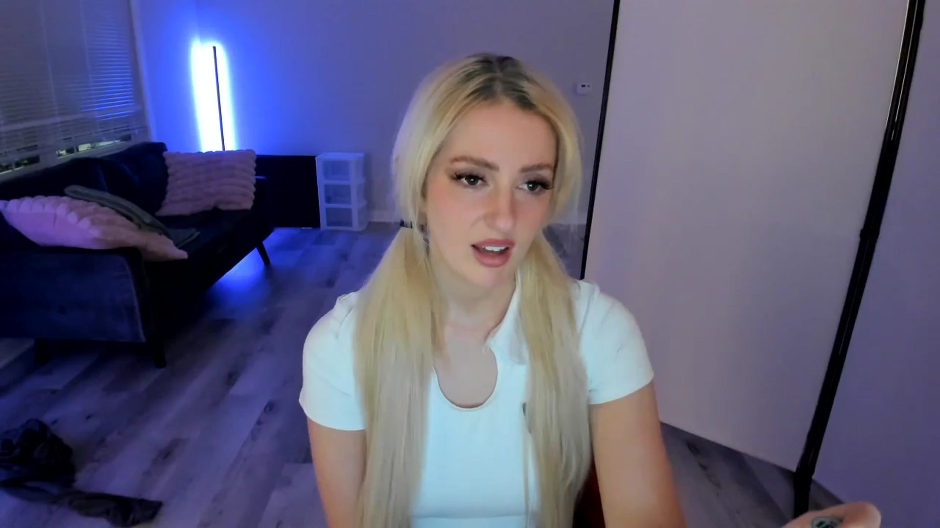 Gallery image thumbnail from Milk_Party's myfreecams stream on, 06/09/2024, 04:57 image 4 of 20