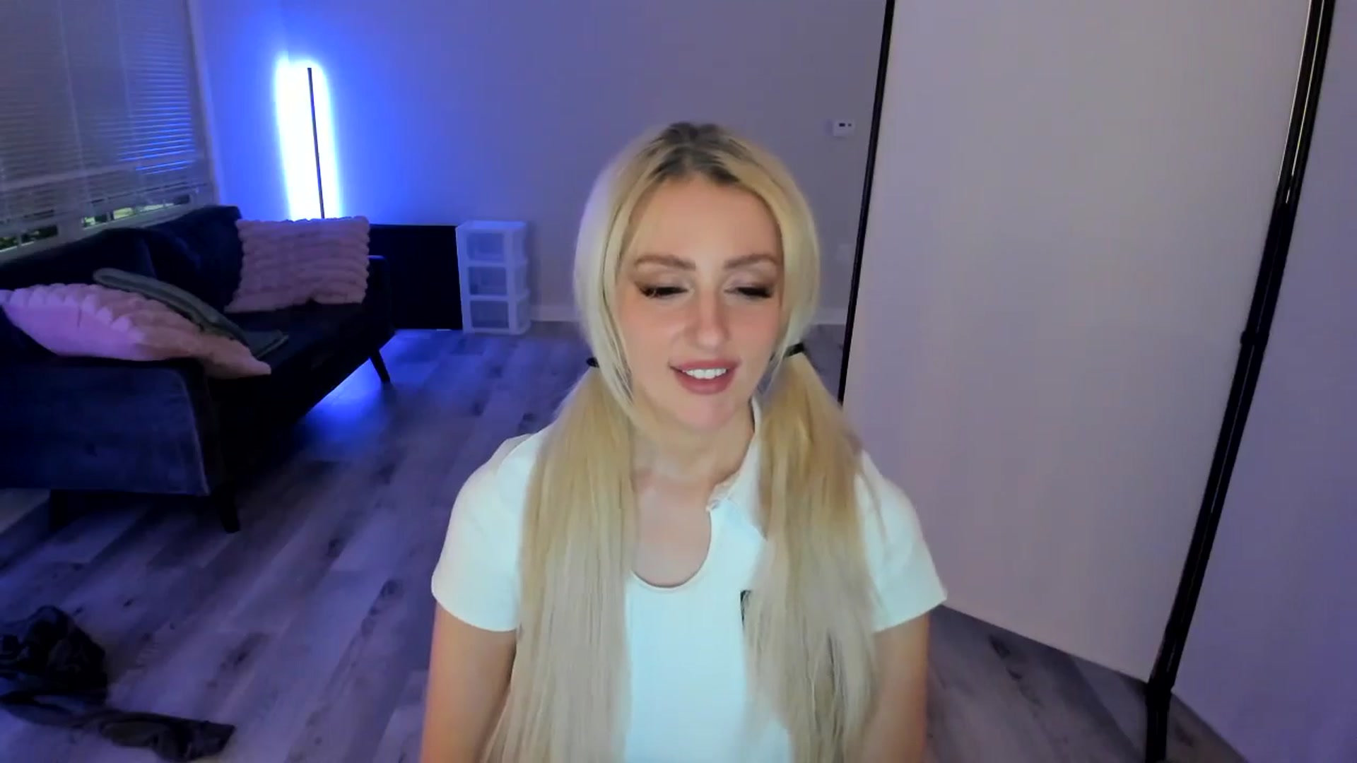 Gallery image thumbnail from Milk_Party's myfreecams stream on, 06/09/2024, 05:43 image 3 of 20