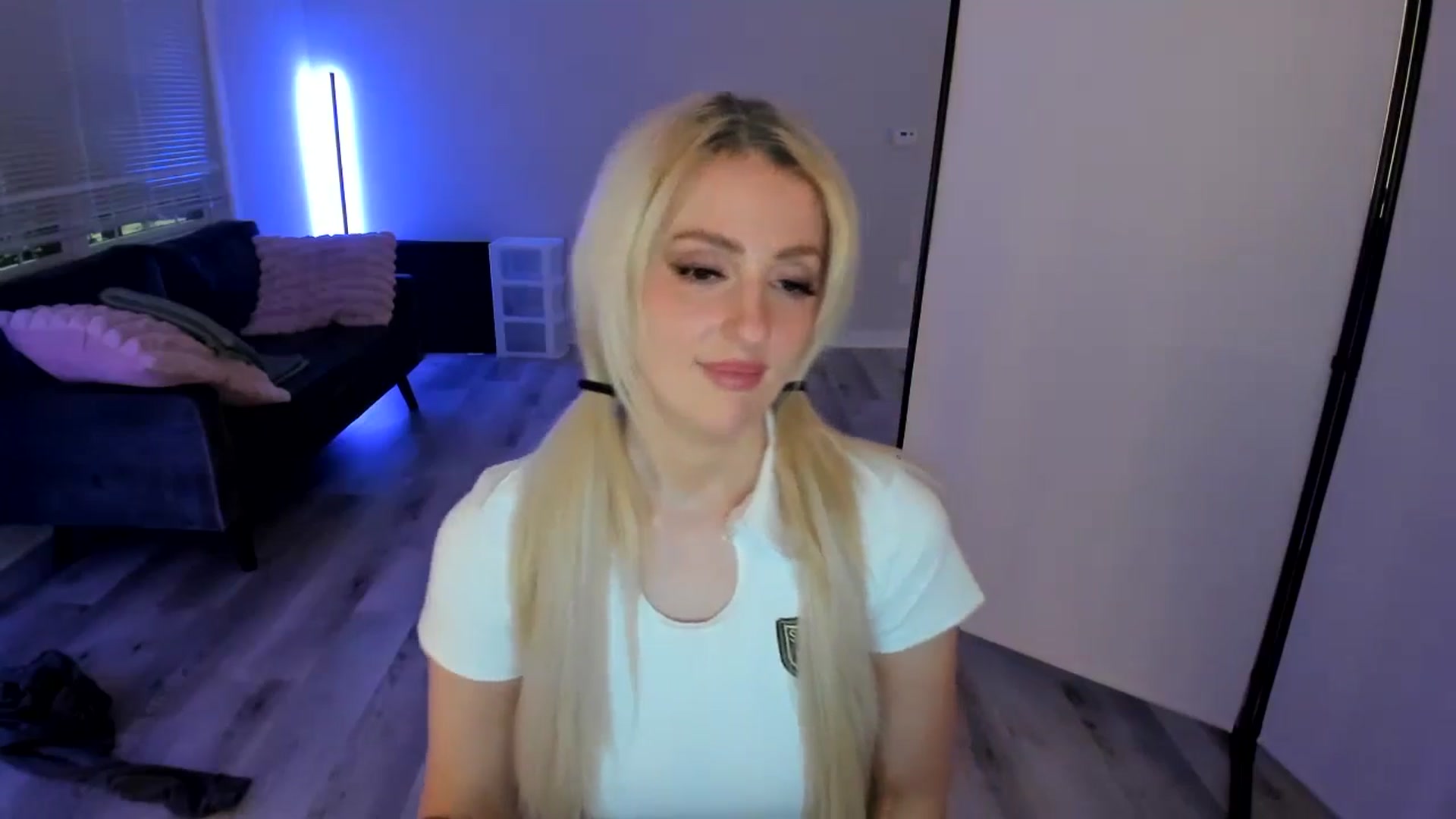 Gallery image thumbnail from Milk_Party's myfreecams stream on, 06/09/2024, 05:43 image 11 of 20