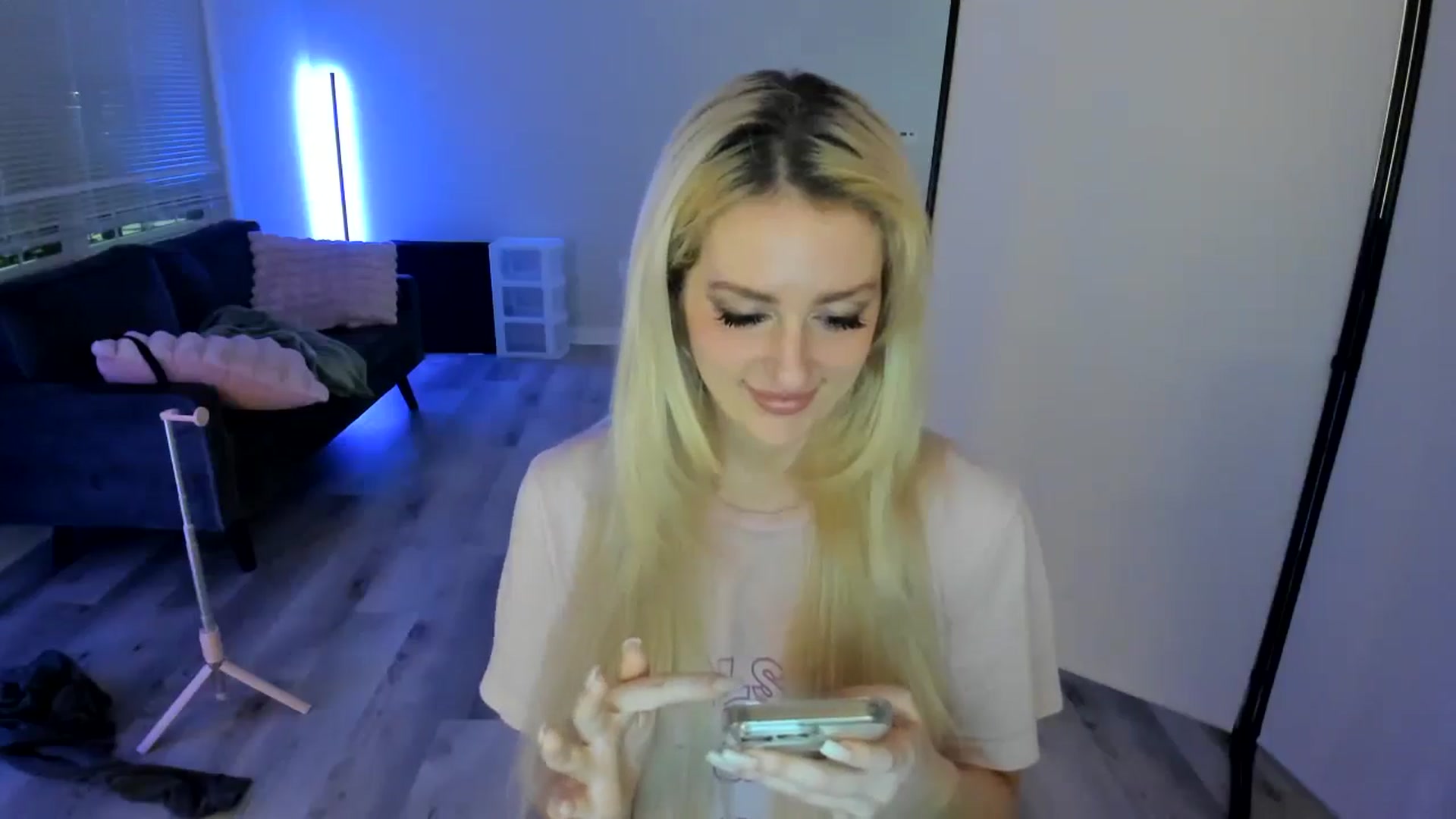 Gallery image thumbnail from Milk_Party's myfreecams stream on, 06/10/2024, 03:30 image 17 of 20