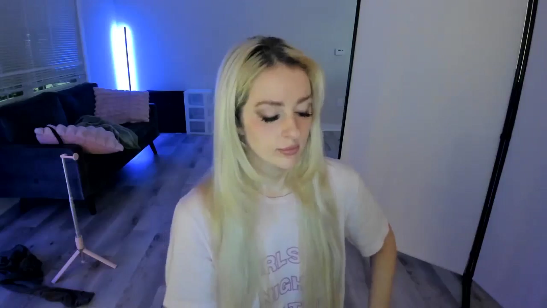 Gallery image thumbnail from Milk_Party's myfreecams stream on, 06/10/2024, 03:30 image 4 of 20
