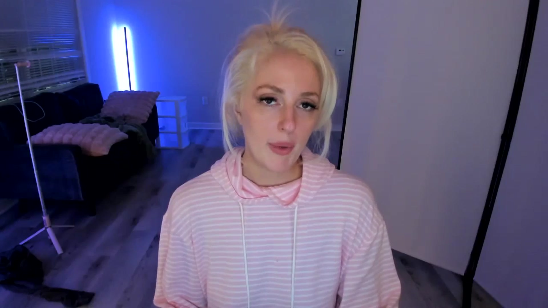 Gallery image thumbnail from Milk_Party's myfreecams stream on, 06/16/2024, 04:37 image 15 of 20