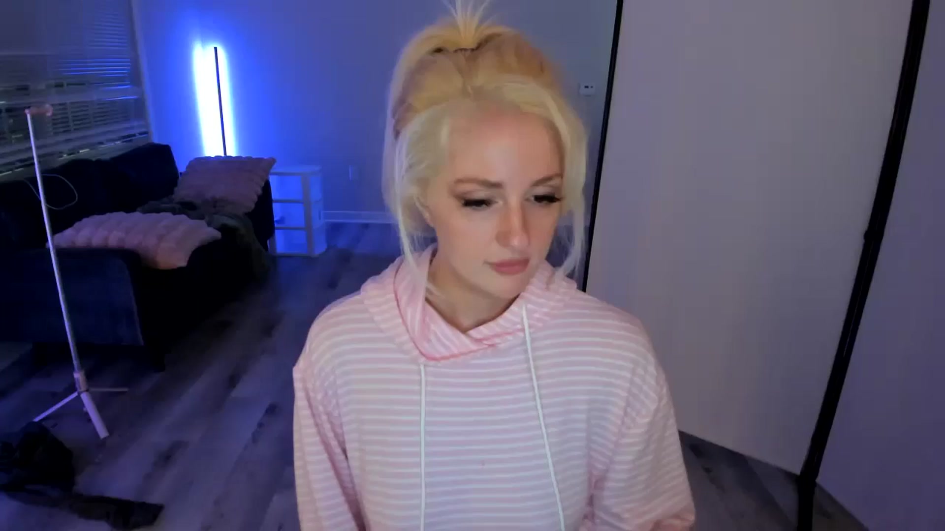 Gallery image thumbnail from Milk_Party's myfreecams stream on, 06/16/2024, 04:37 image 11 of 20