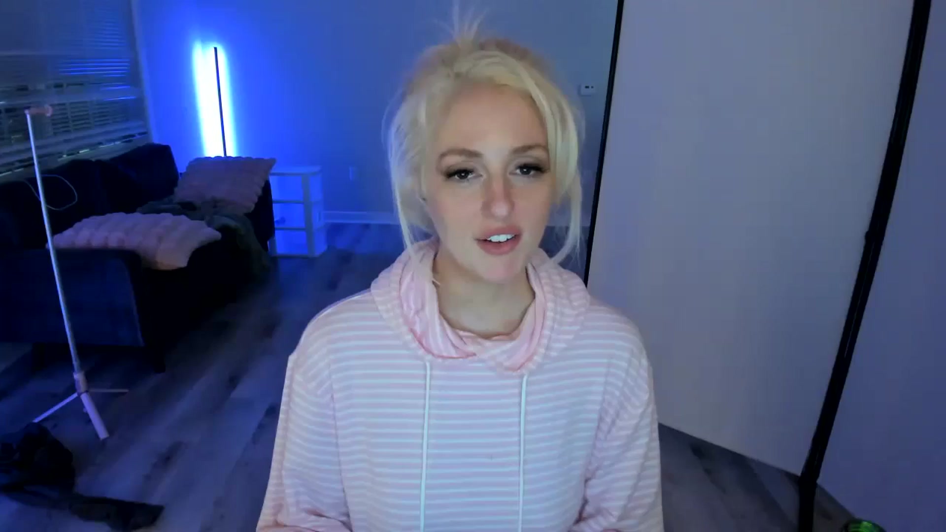 Gallery image thumbnail from Milk_Party's myfreecams stream on, 06/16/2024, 04:37 image 19 of 20