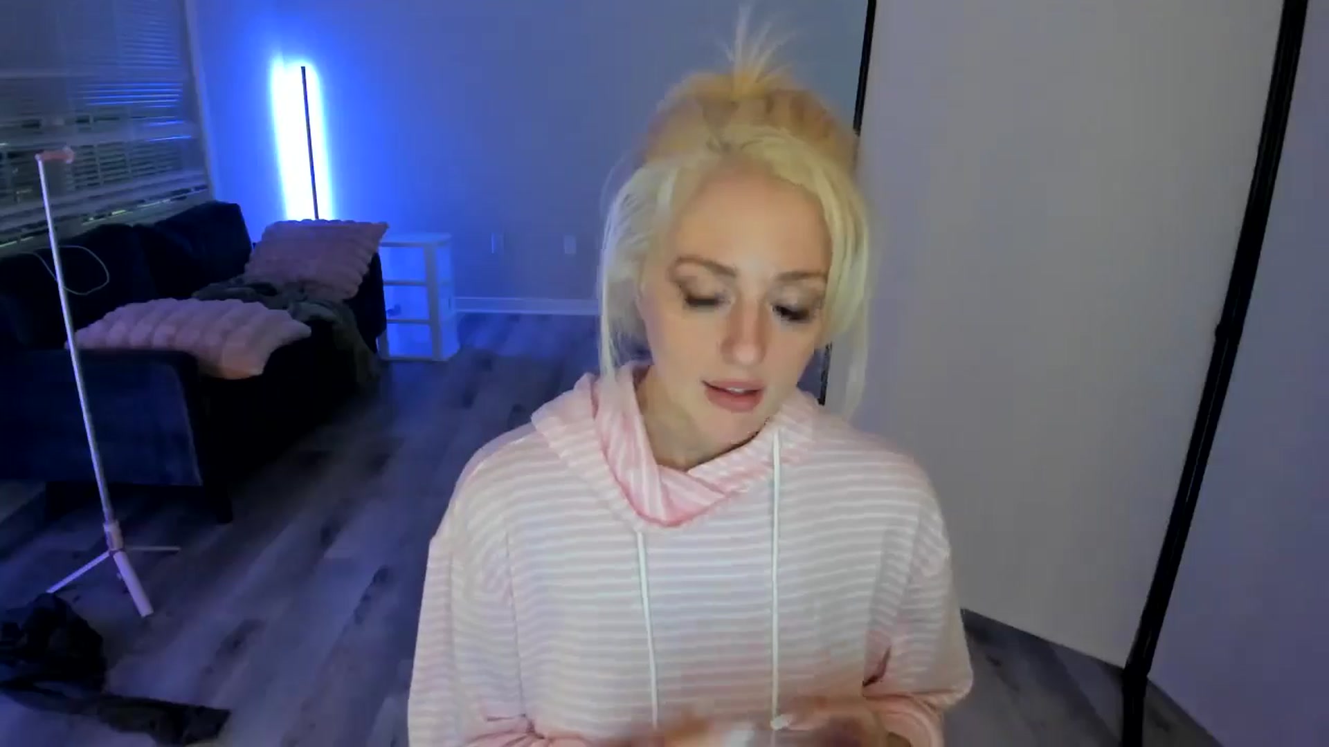 Gallery image thumbnail from Milk_Party's myfreecams stream on, 06/16/2024, 04:37 image 9 of 20