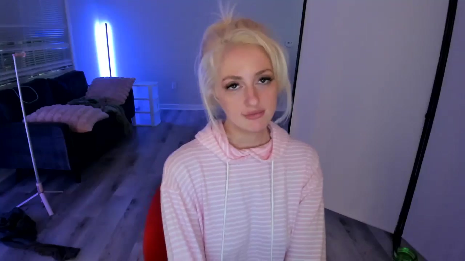 Gallery image thumbnail from Milk_Party's myfreecams stream on, 06/16/2024, 04:37 image 16 of 20