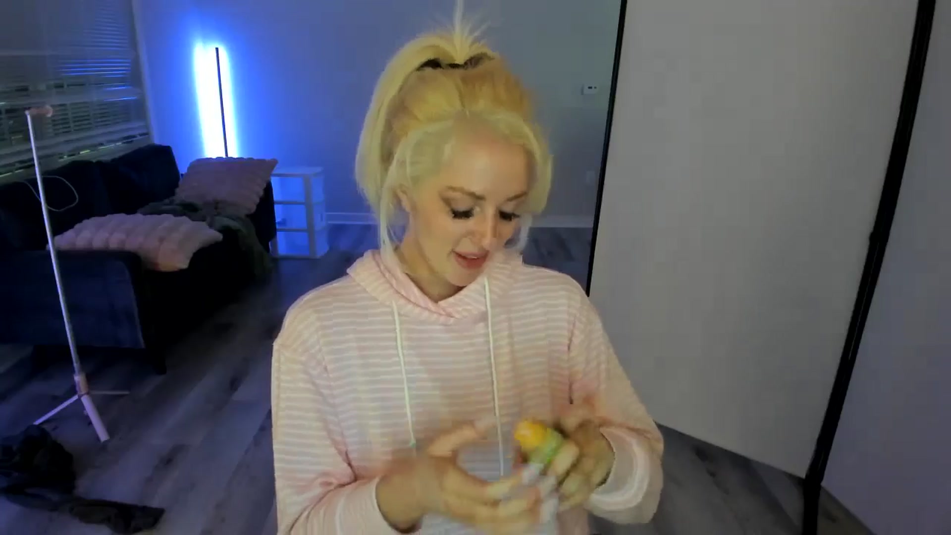 Gallery image thumbnail from Milk_Party's myfreecams stream on, 06/16/2024, 04:37 image 5 of 20
