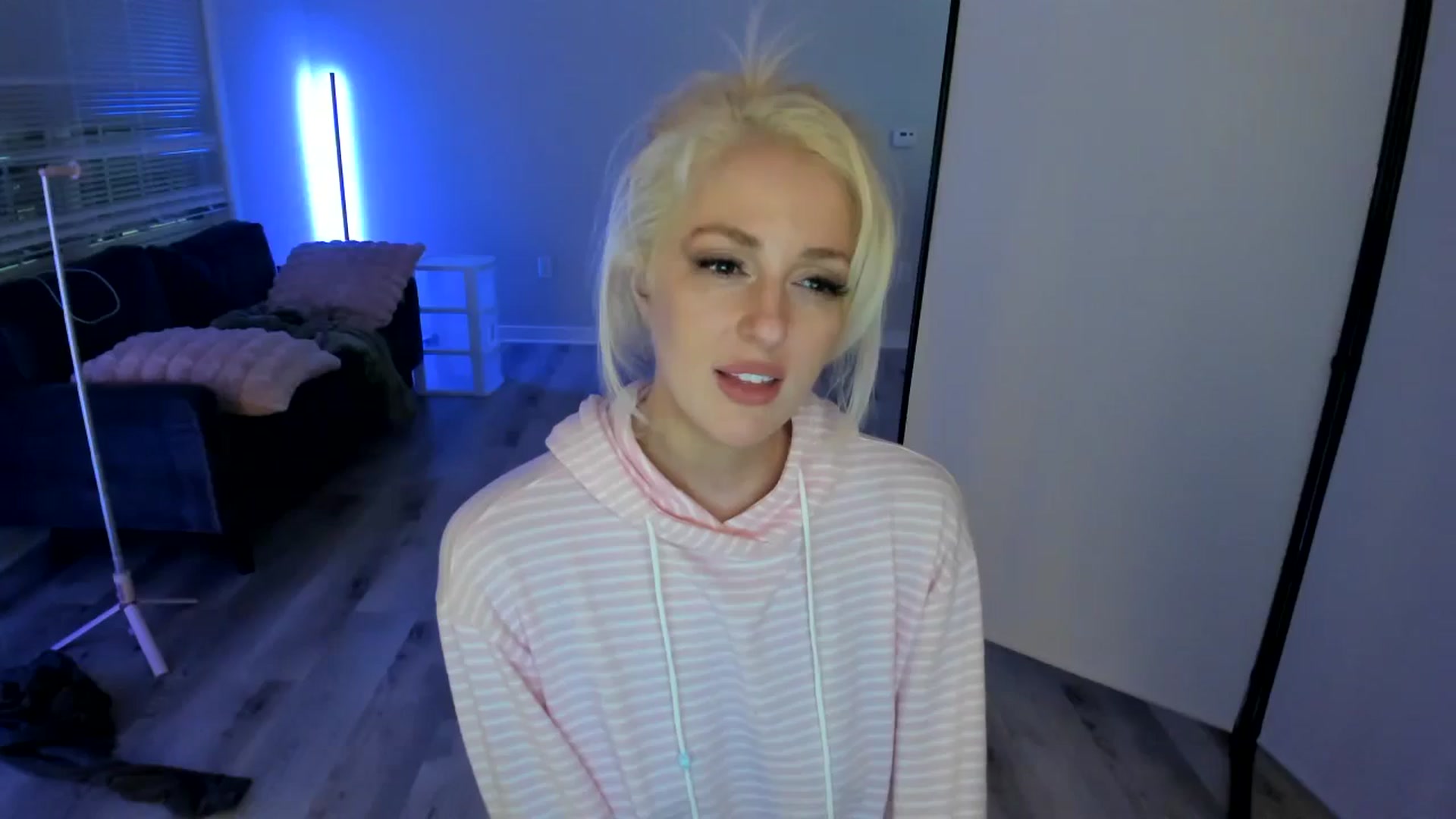 Gallery image thumbnail from Milk_Party's myfreecams stream on, 06/16/2024, 04:37 image 4 of 20