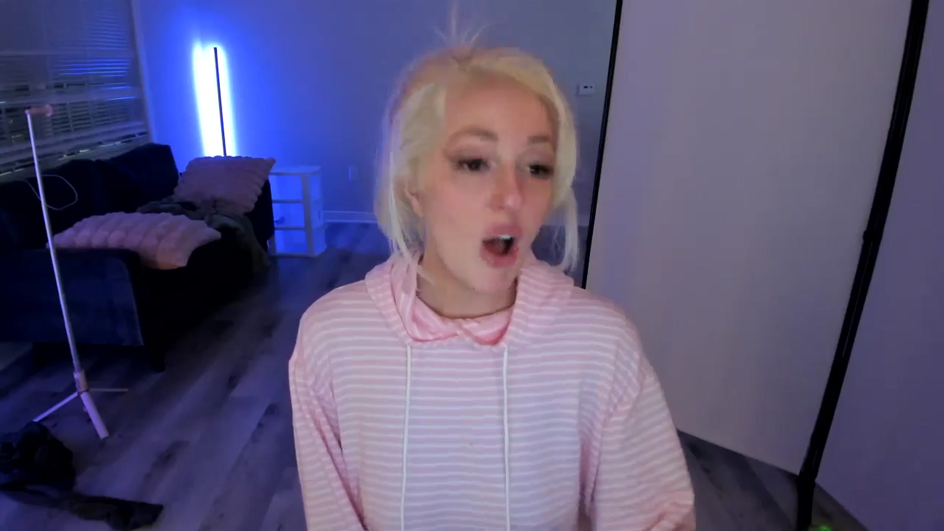 Gallery image thumbnail from Milk_Party's myfreecams stream on, 06/16/2024, 04:37 image 14 of 20