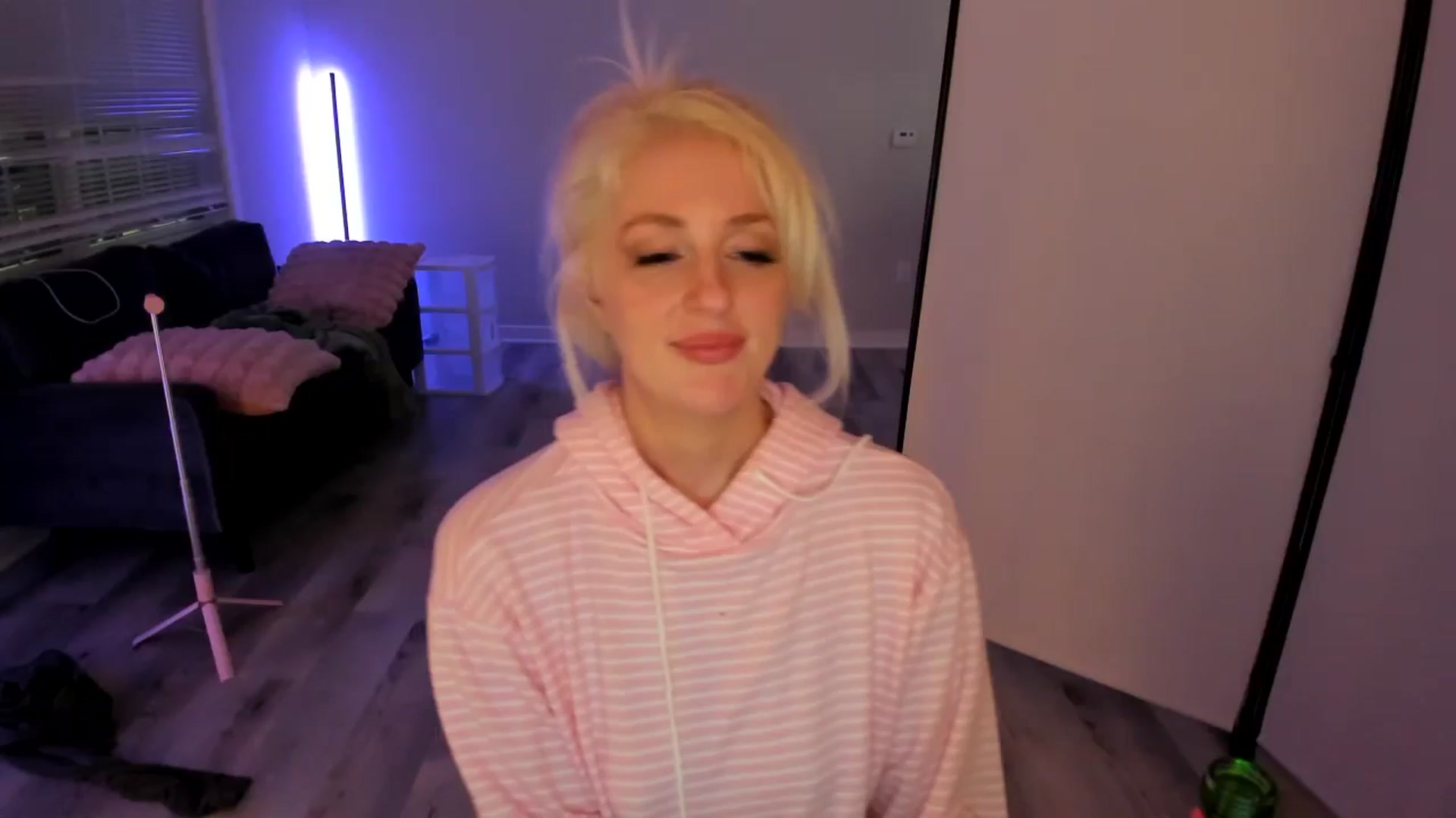 Gallery image thumbnail from Milk_Party's myfreecams stream on, 06/16/2024, 05:31 image 7 of 20