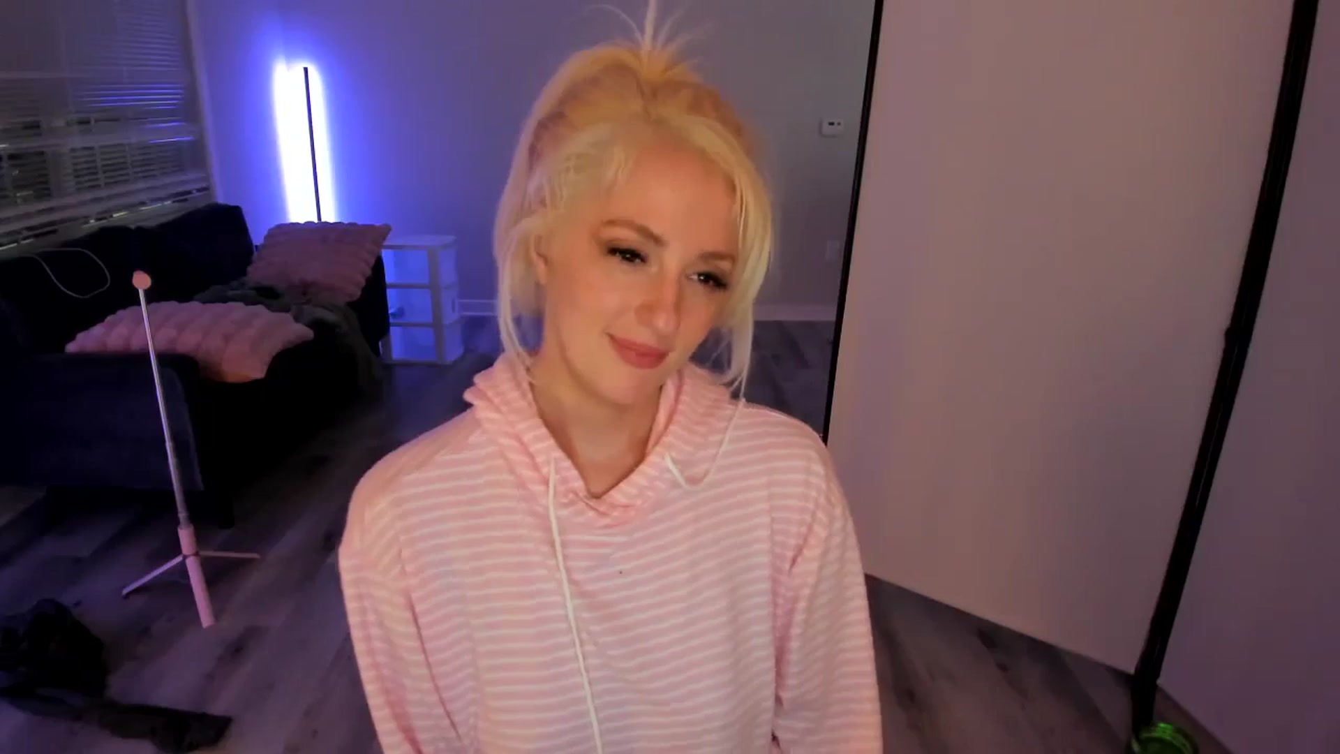 Gallery image thumbnail from Milk_Party's myfreecams stream on, 06/16/2024, 05:31 image 10 of 20