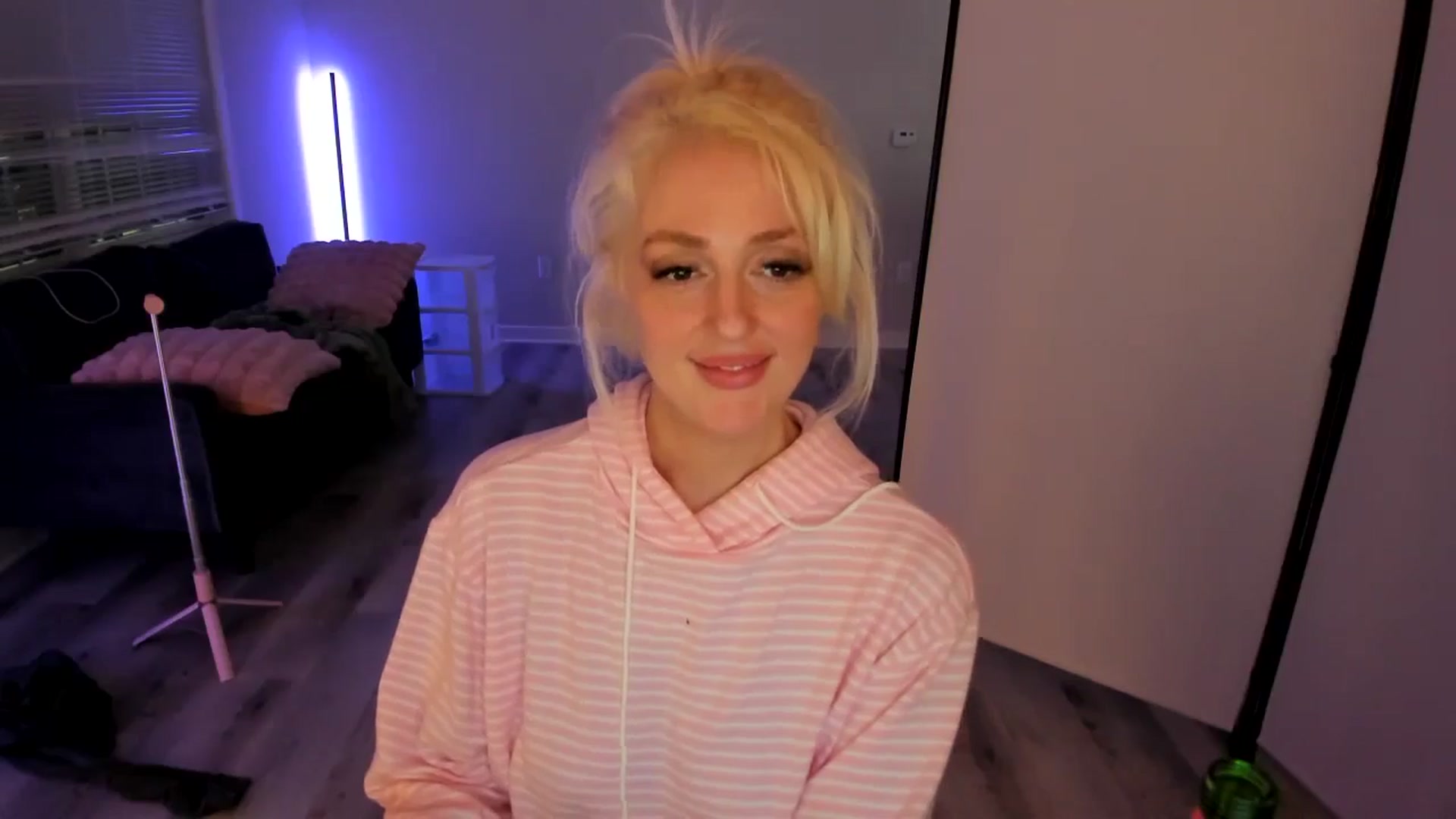 Gallery image thumbnail from Milk_Party's myfreecams stream on, 06/16/2024, 05:31 image 8 of 20