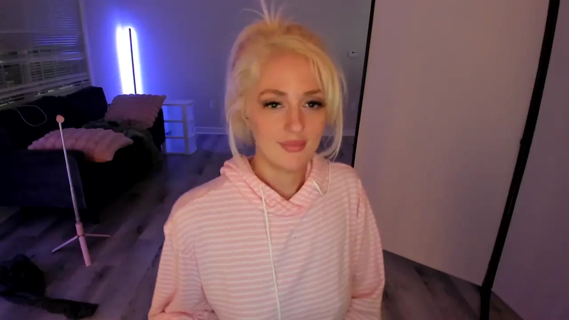 Gallery image thumbnail from Milk_Party's myfreecams stream on, 06/16/2024, 05:31 image 15 of 20