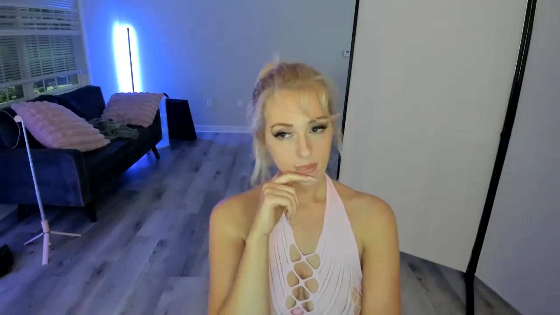 Gallery image thumbnail from Milk_Party's myfreecams stream on, 06/23/2024, 01:54 image 19 of 20