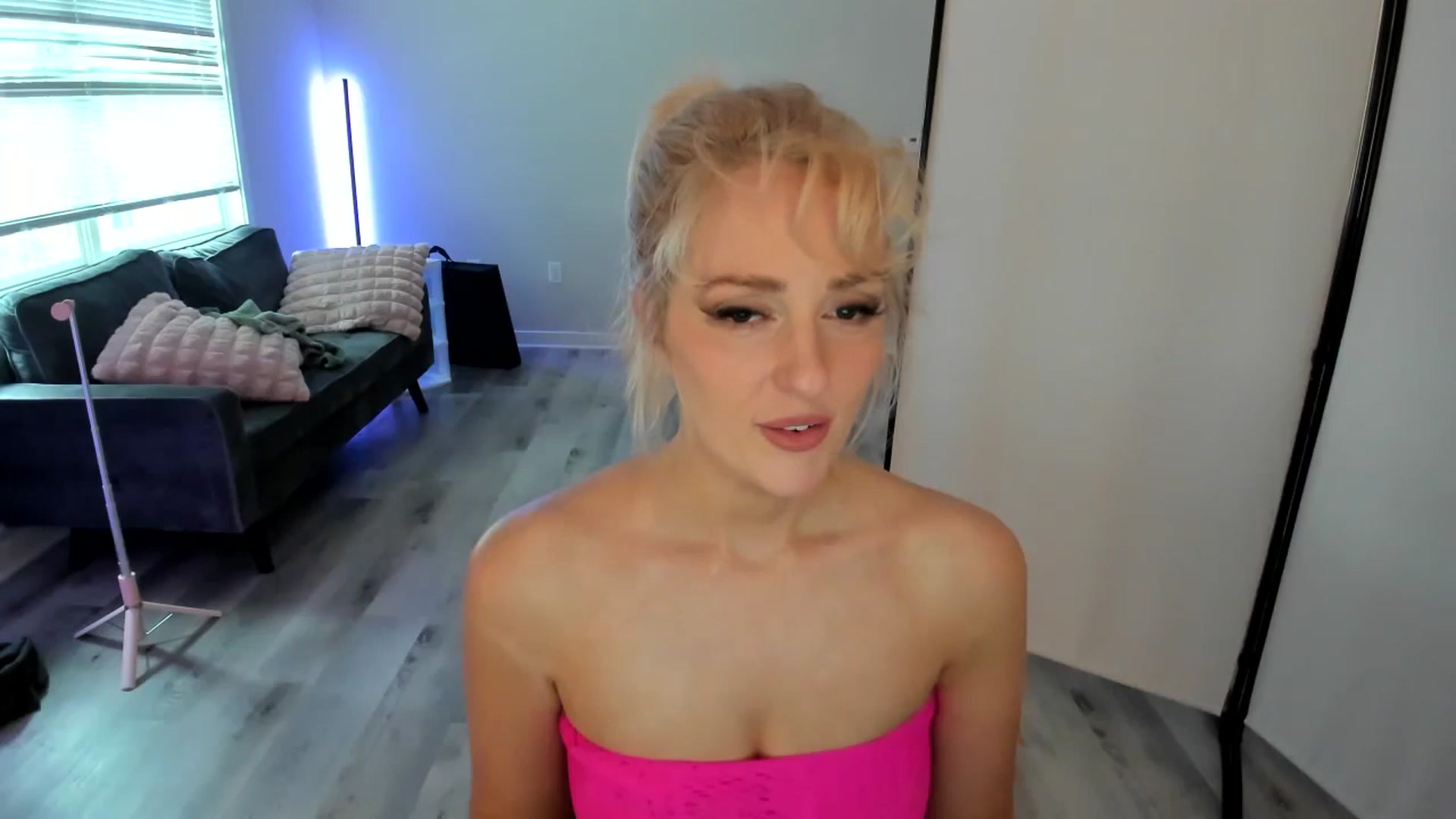 Gallery image thumbnail from Milk_Party's myfreecams stream on, 06/23/2024, 23:16 image 15 of 20