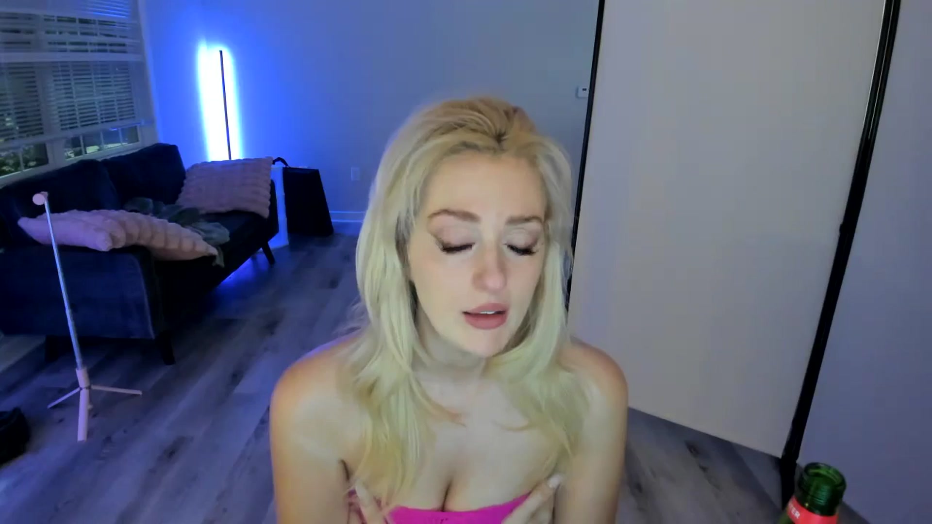 Gallery image thumbnail from Milk_Party's myfreecams stream on, 06/26/2024, 02:35 image 2 of 20