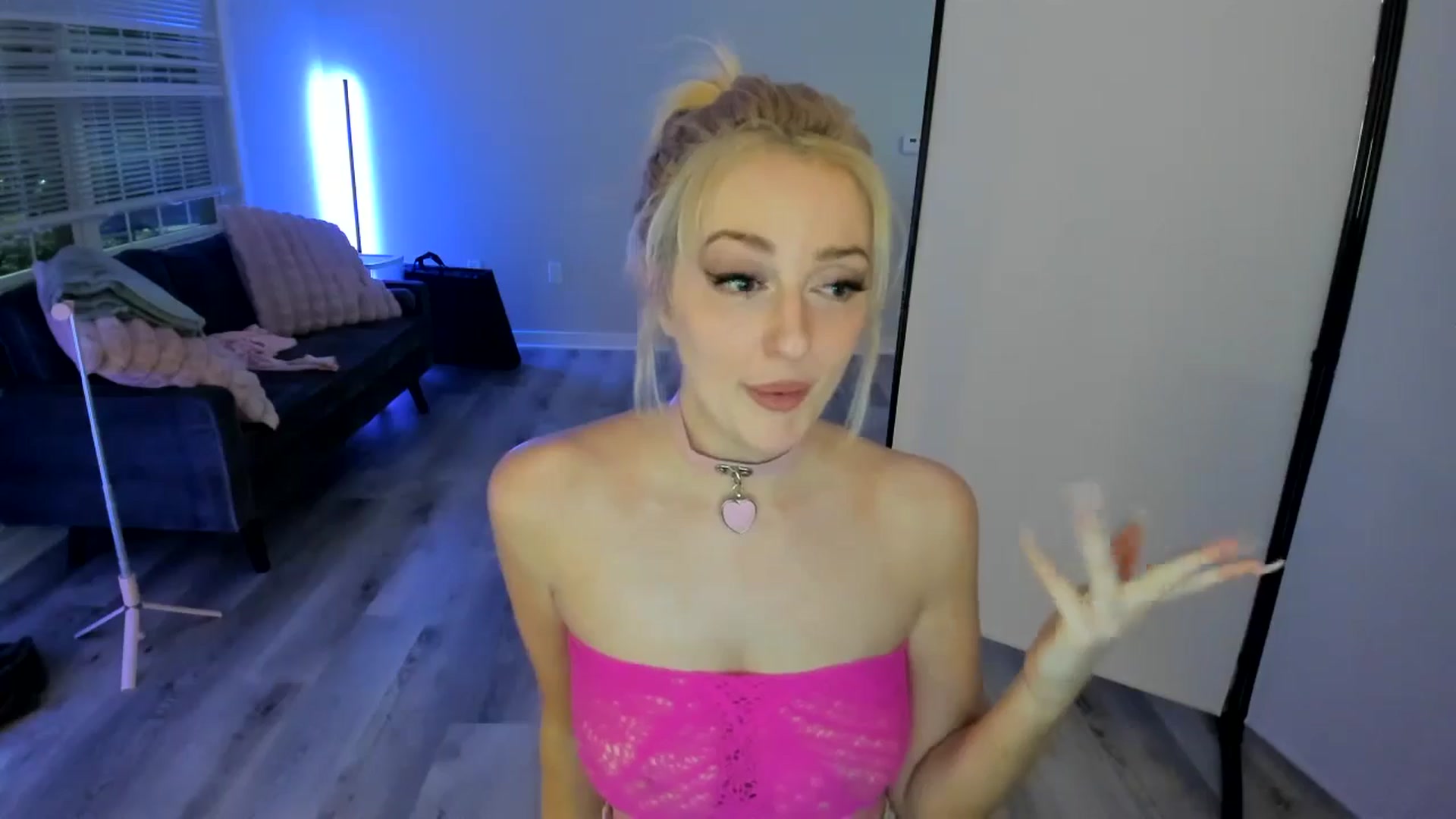 Gallery image thumbnail from Milk_Party's myfreecams stream on, 06/27/2024, 03:51 image 15 of 20