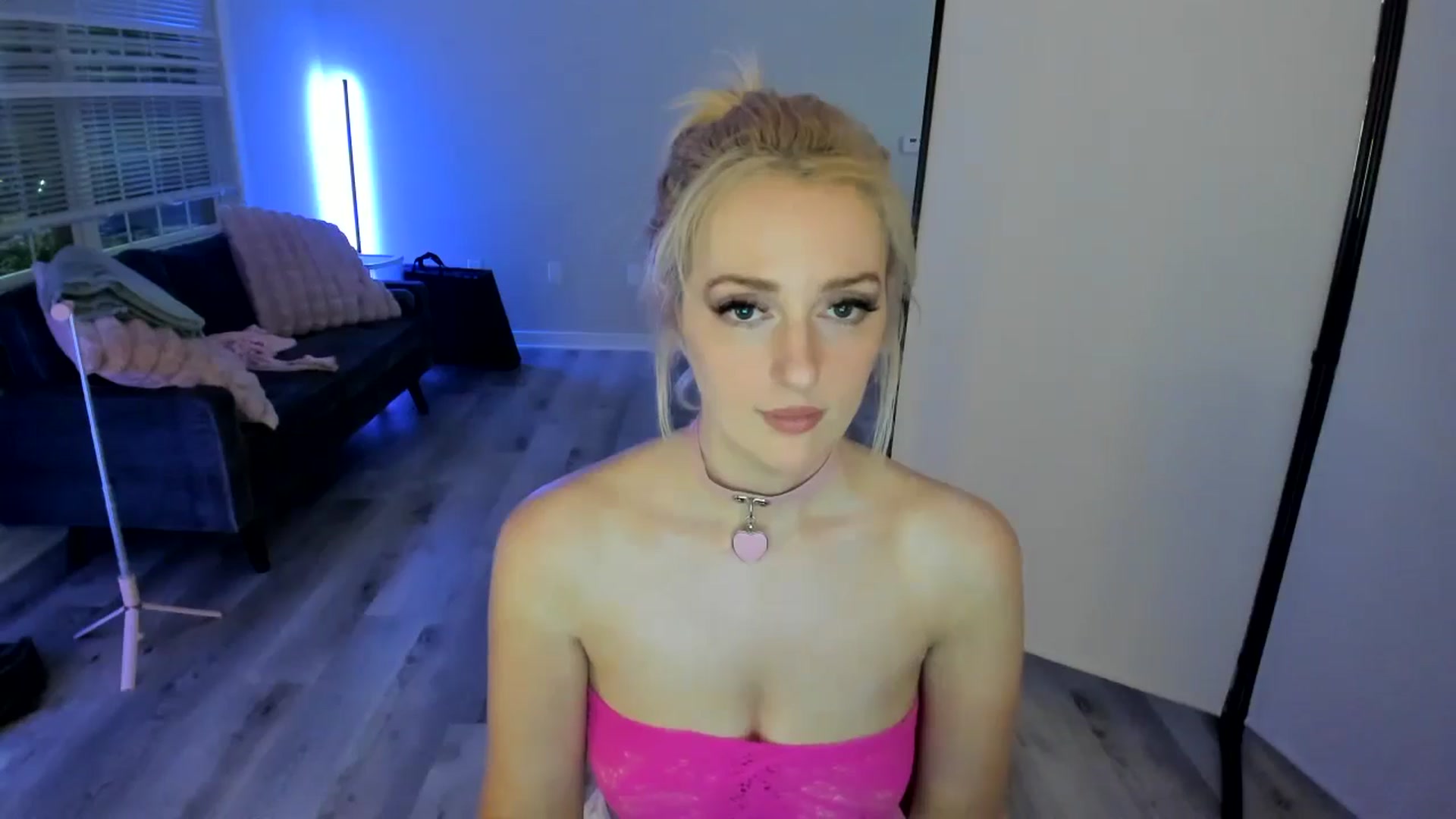 Gallery image thumbnail from Milk_Party's myfreecams stream on, 06/27/2024, 05:37 image 19 of 20