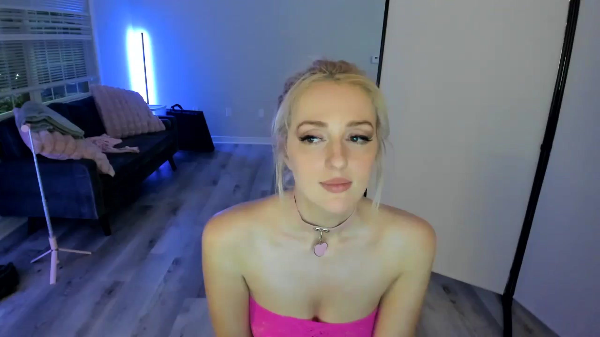 Gallery image thumbnail from Milk_Party's myfreecams stream on, 06/27/2024, 05:37 image 2 of 20