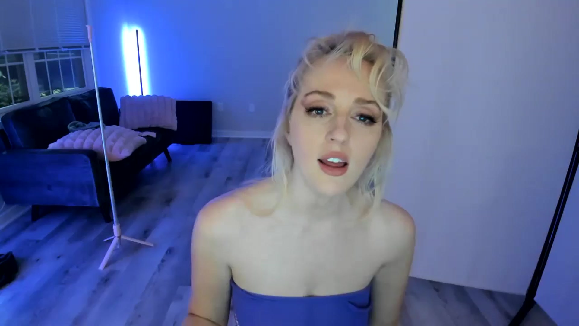 Gallery image thumbnail from Milk_Party's myfreecams stream on, 07/03/2024, 04:02 image 16 of 20