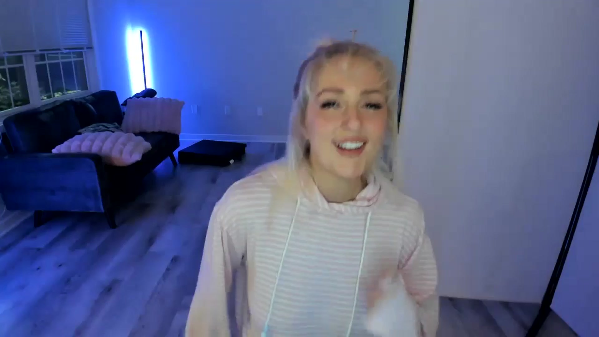 Gallery image thumbnail from Milk_Party's myfreecams stream on, 07/04/2024, 02:33 image 13 of 20