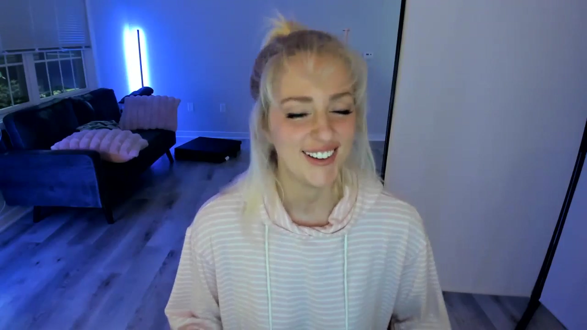 Gallery image thumbnail from Milk_Party's myfreecams stream on, 07/04/2024, 02:33 image 19 of 20